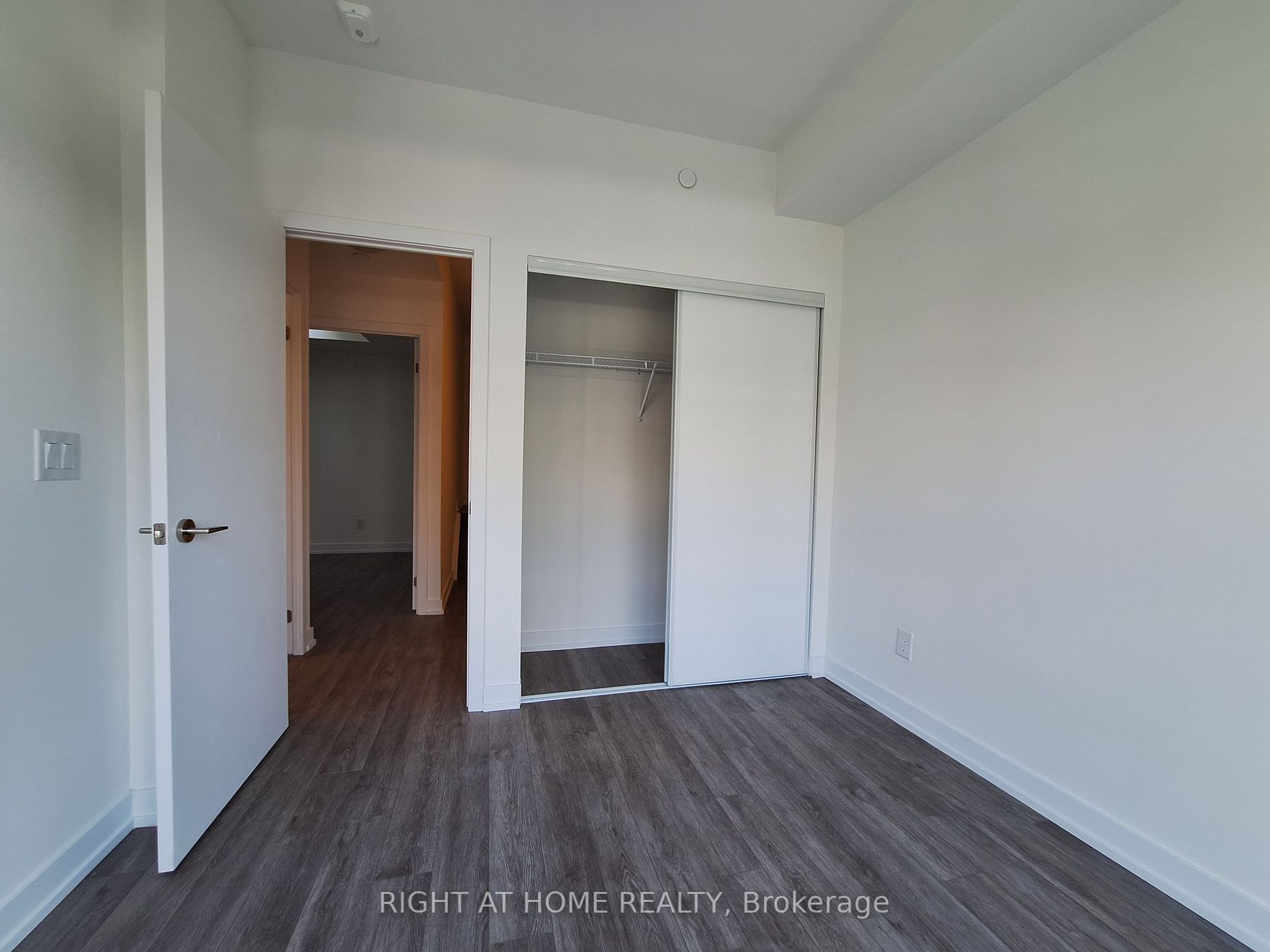 871 Sheppard Ave W, #33