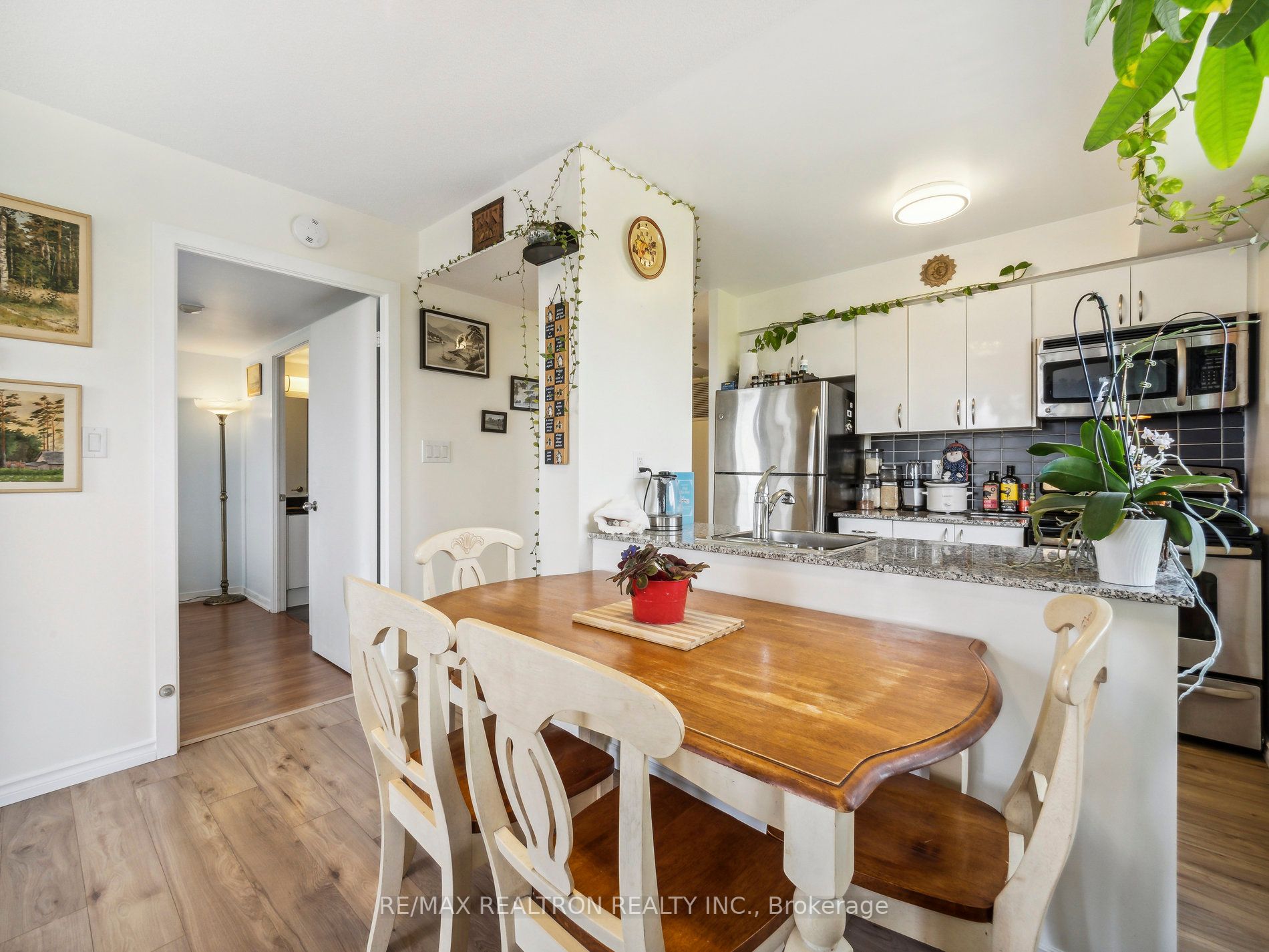 801 Sheppard Ave W, #605