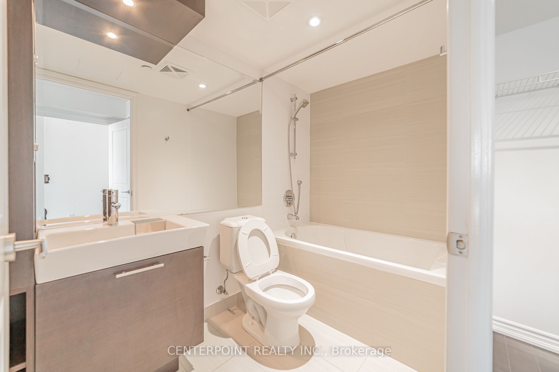 386 Yonge St, #2307