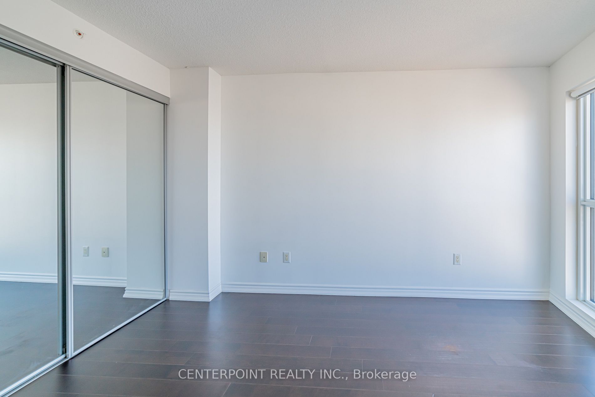 386 Yonge St, #2307