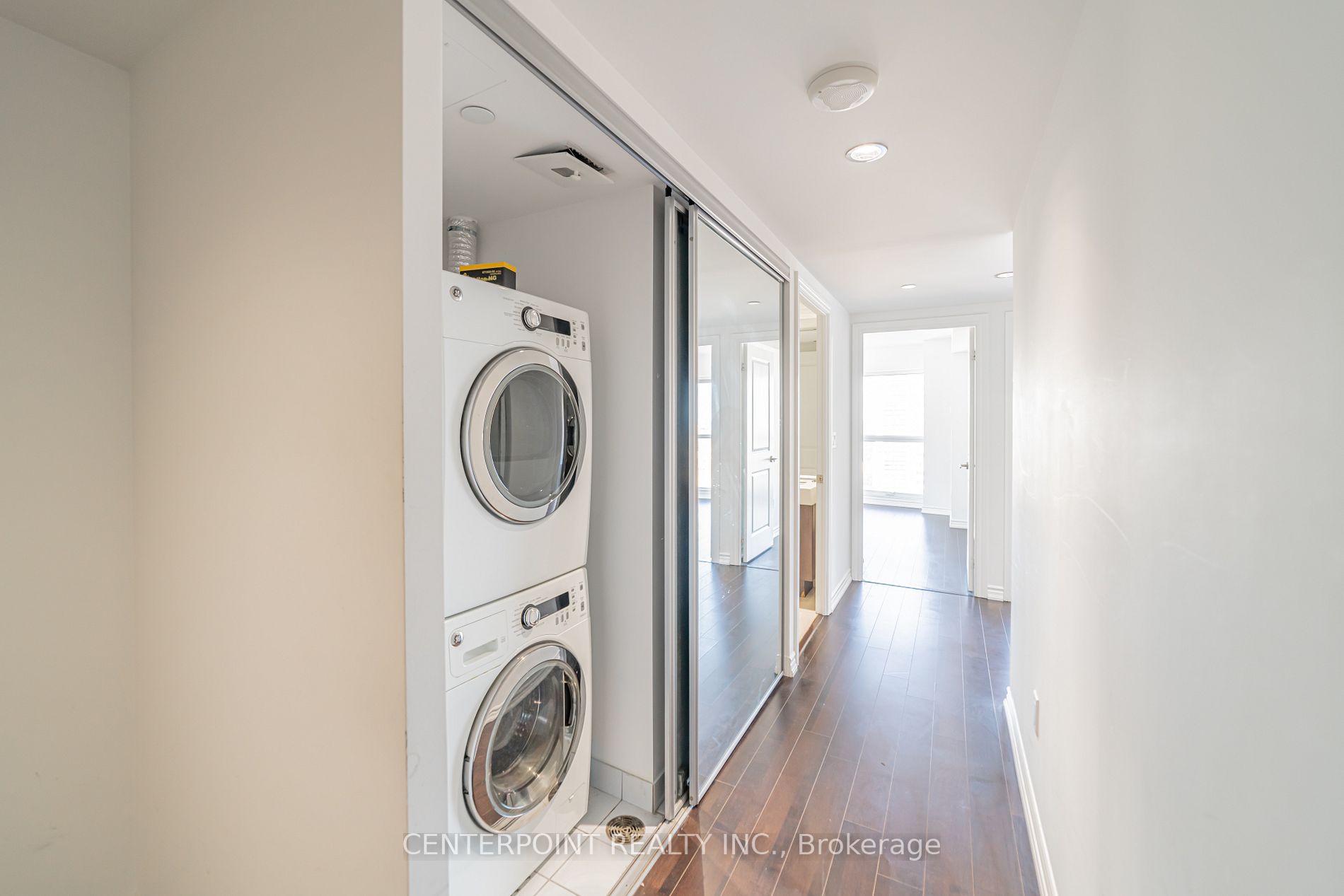 386 Yonge St, #2307