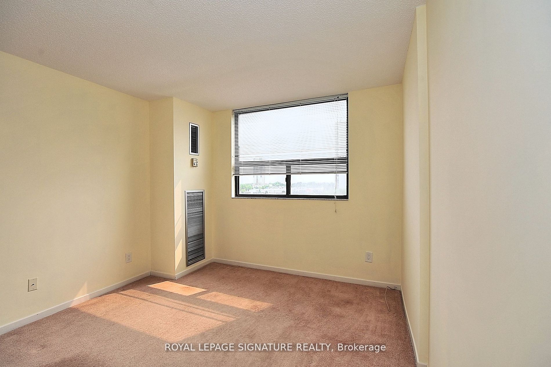 10 Tangreen Crt, #702