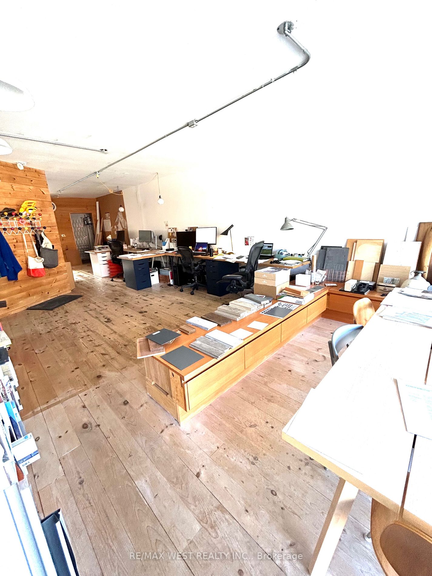 647 Bloor St W, #2nd Flr