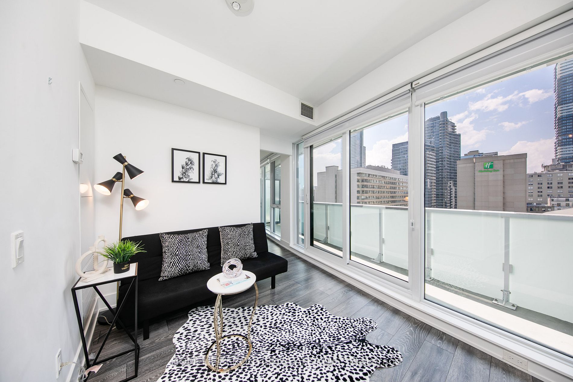 403 Church St, #1503