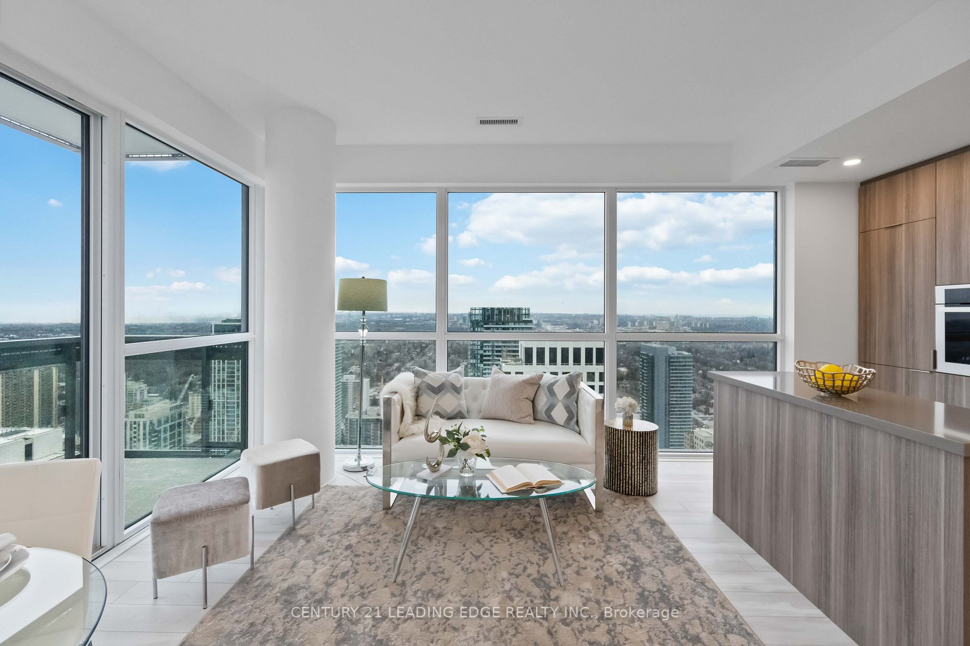39 Roehampton Ave, #4109