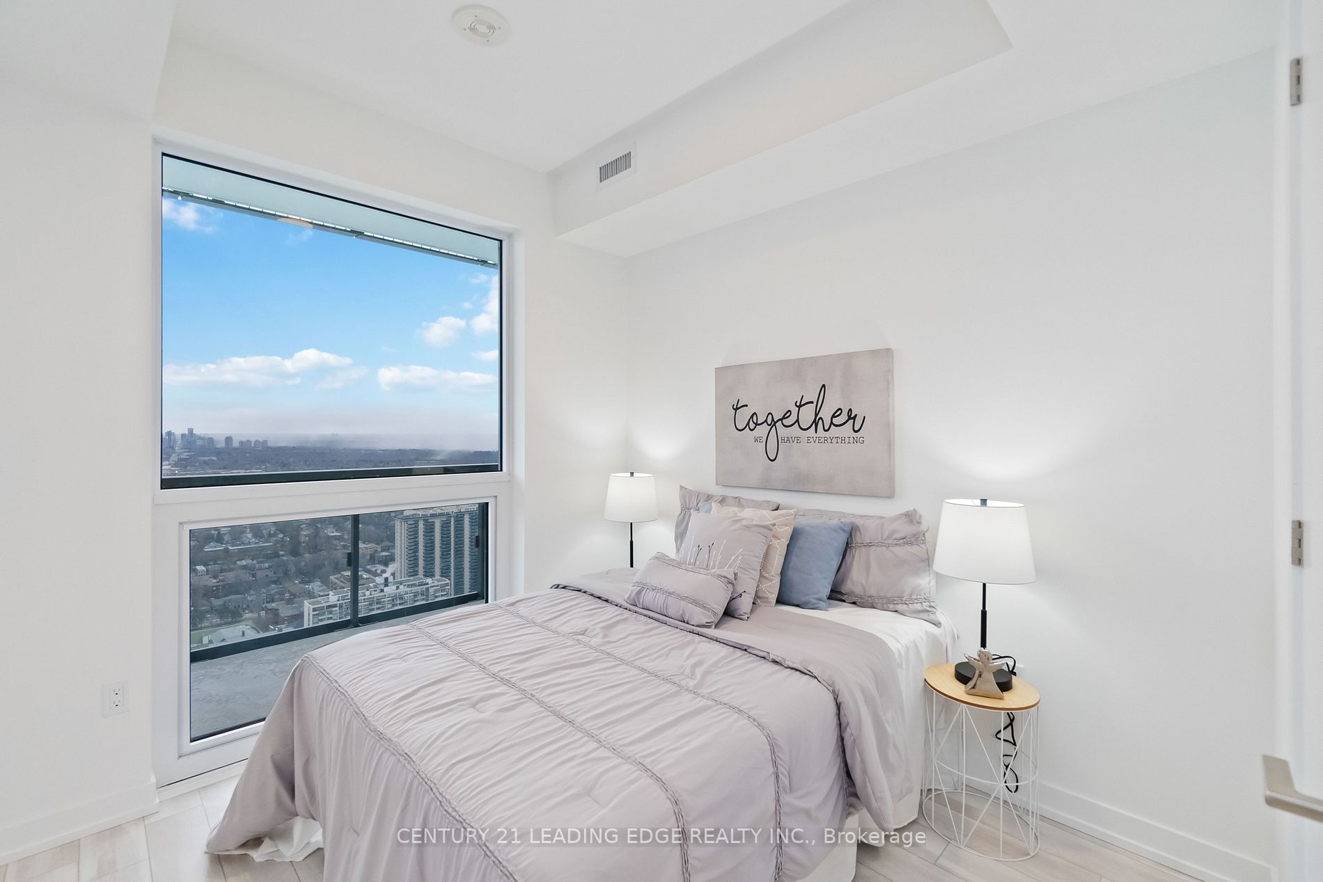39 Roehampton Ave, #4109