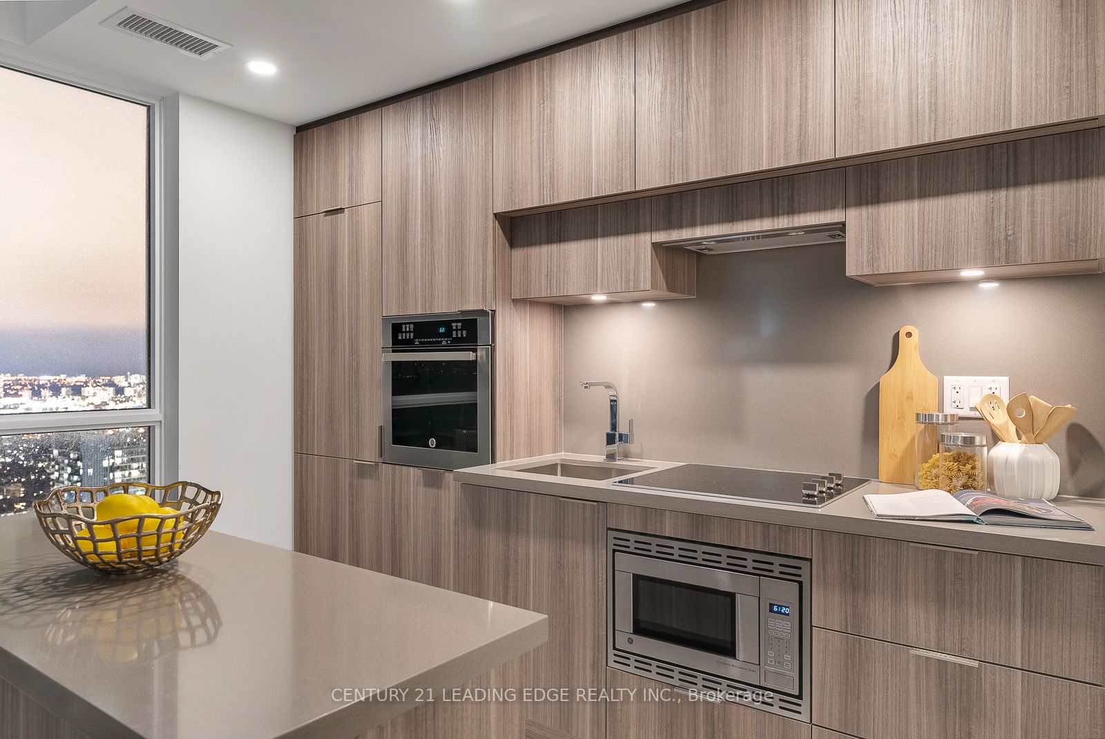 39 Roehampton Ave, #4109