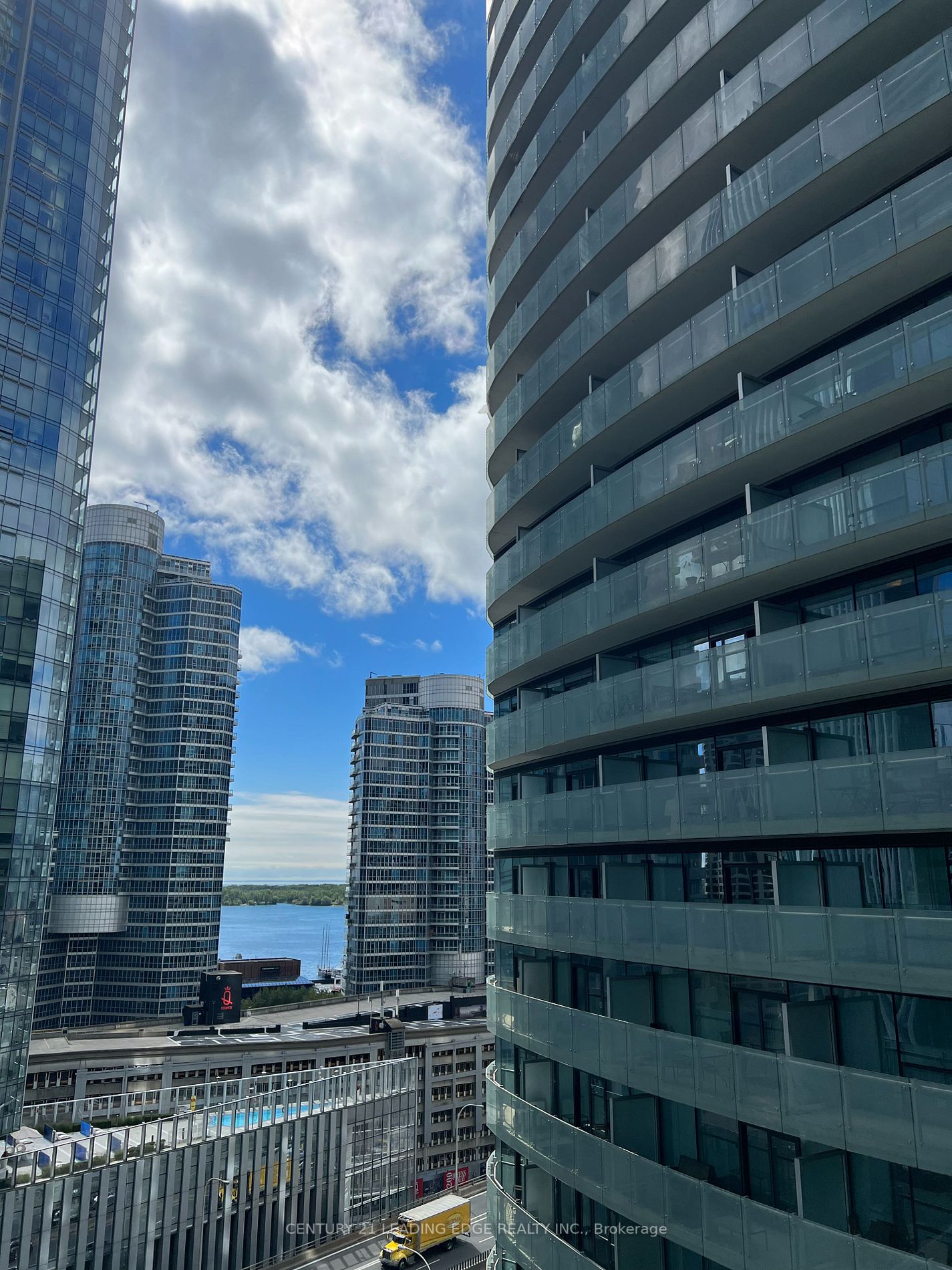14 York St, #1205