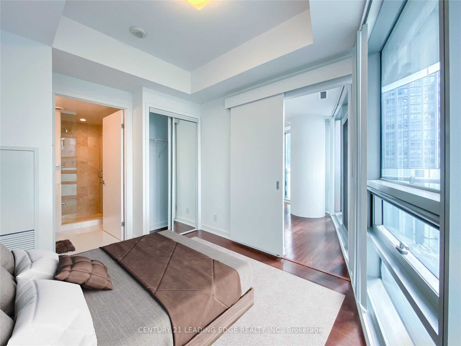 14 York St, #1205
