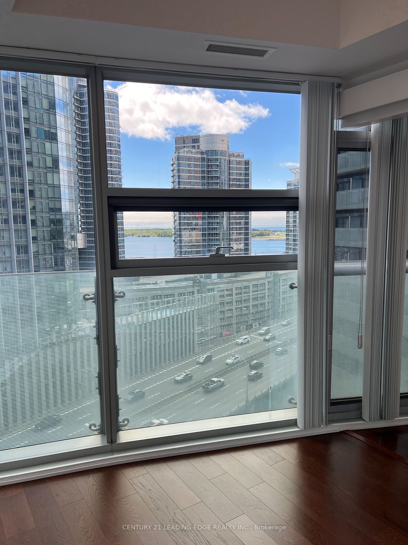 14 York St, #1205