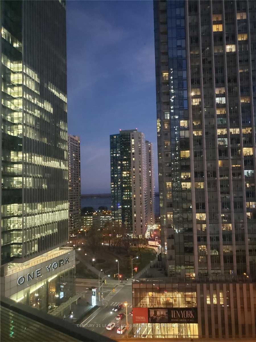 14 York St, #1205