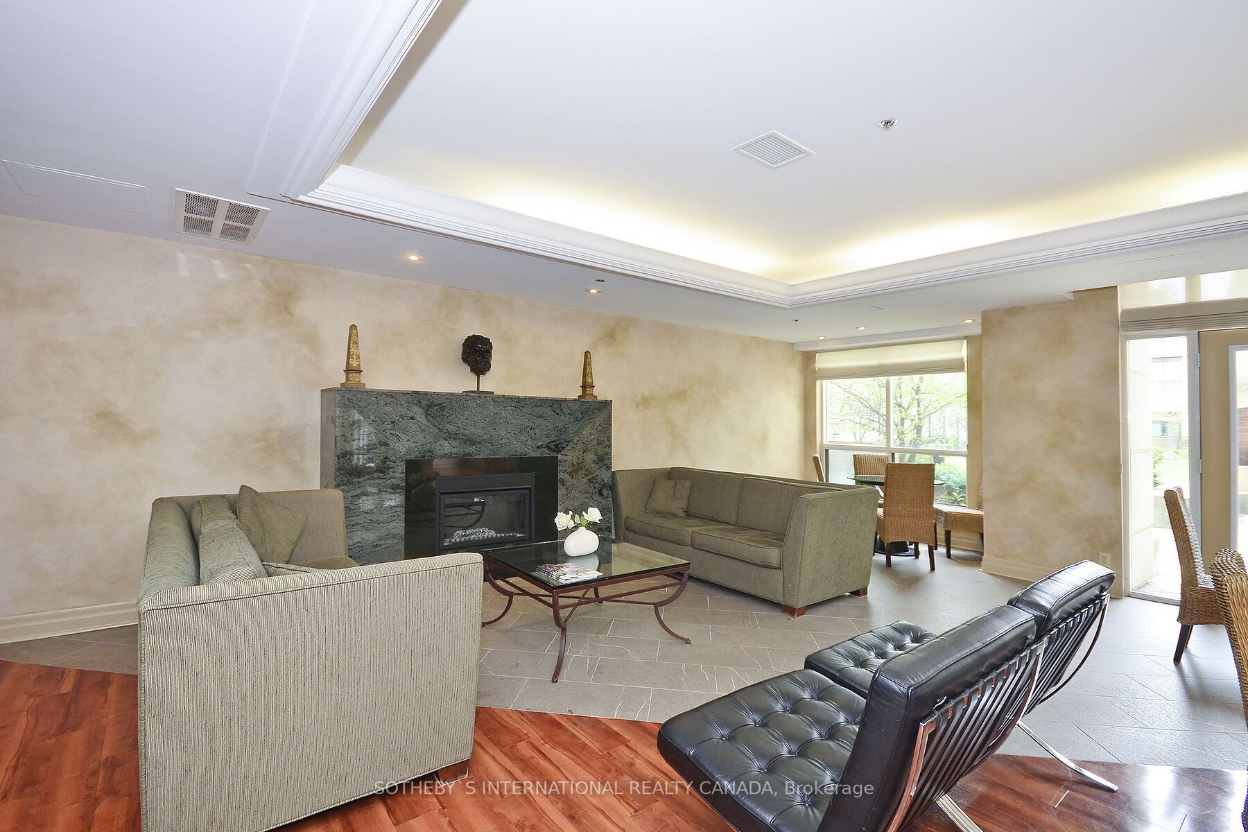 10 Delisle Ave, #810