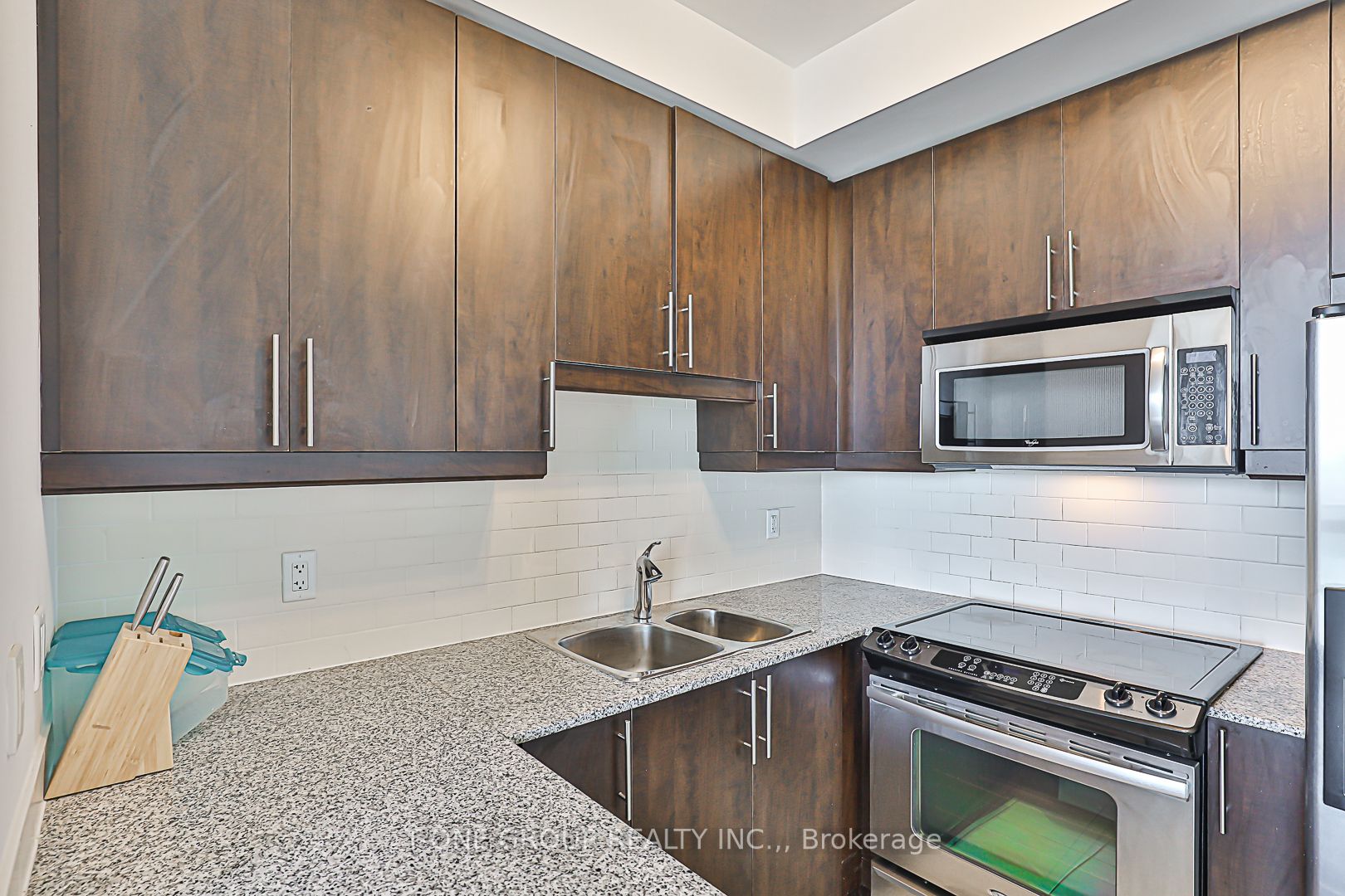 18 Holmes Ave, #2102