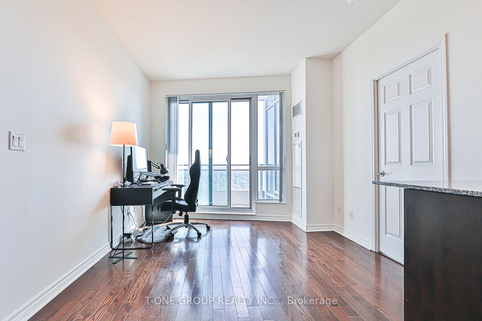 18 Holmes Ave, #2102