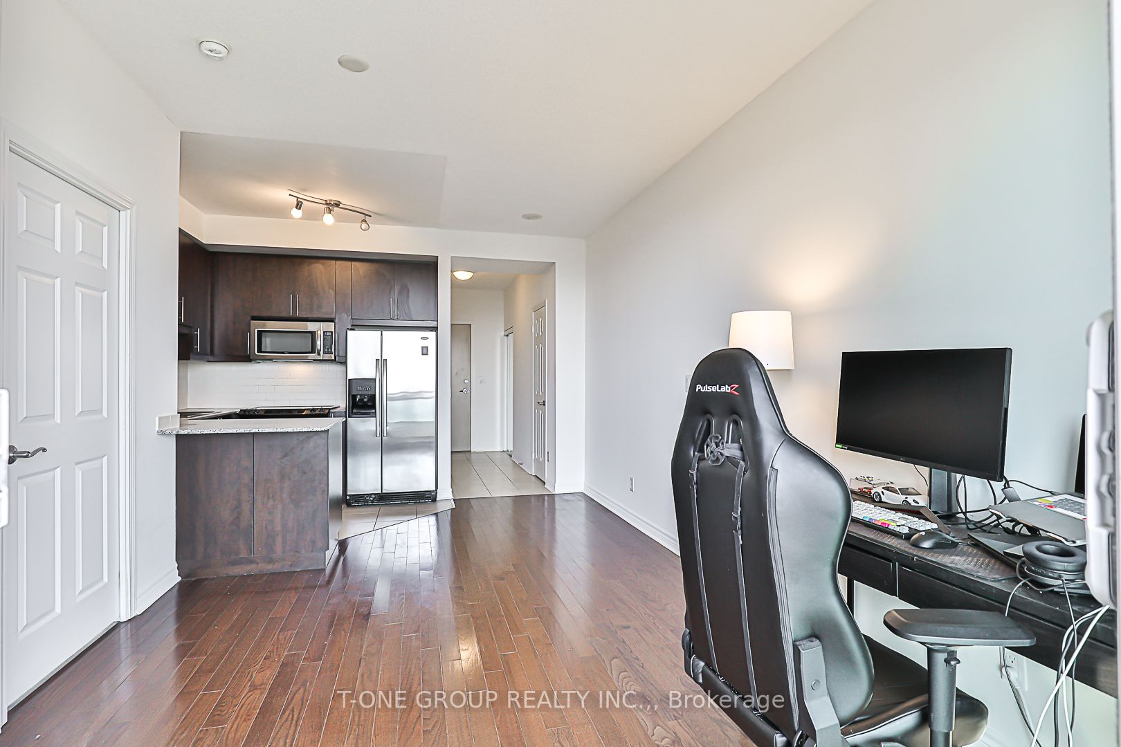 18 Holmes Ave, #2102