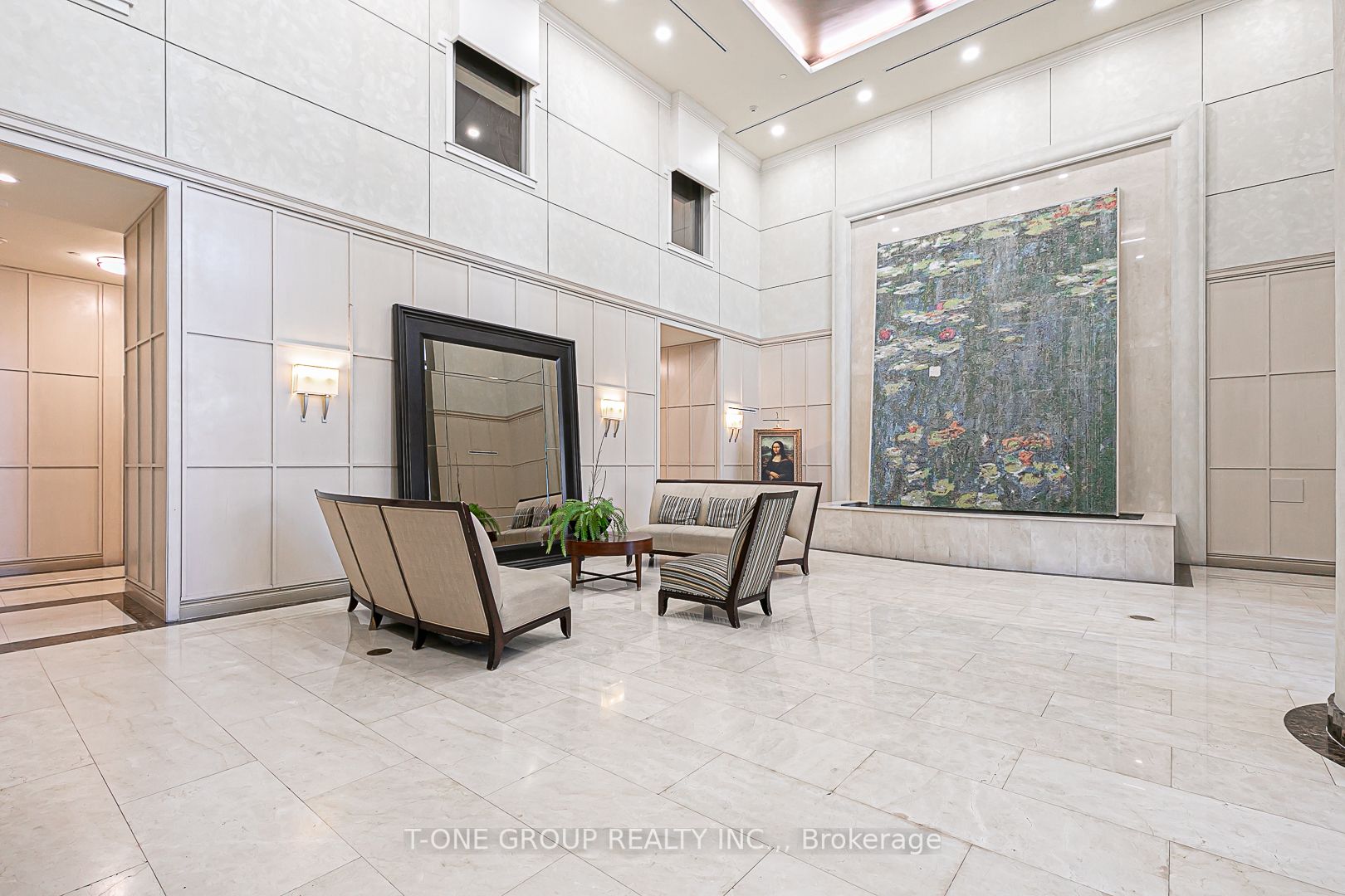 18 Holmes Ave, #2102