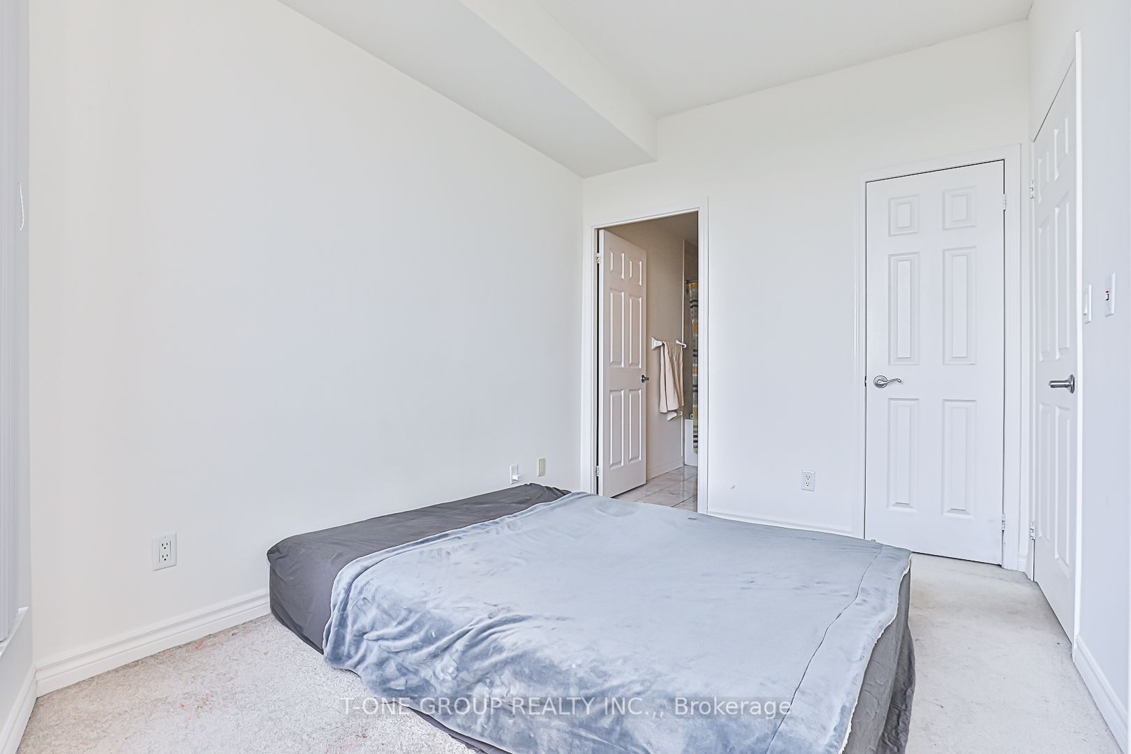 18 Holmes Ave, #2102