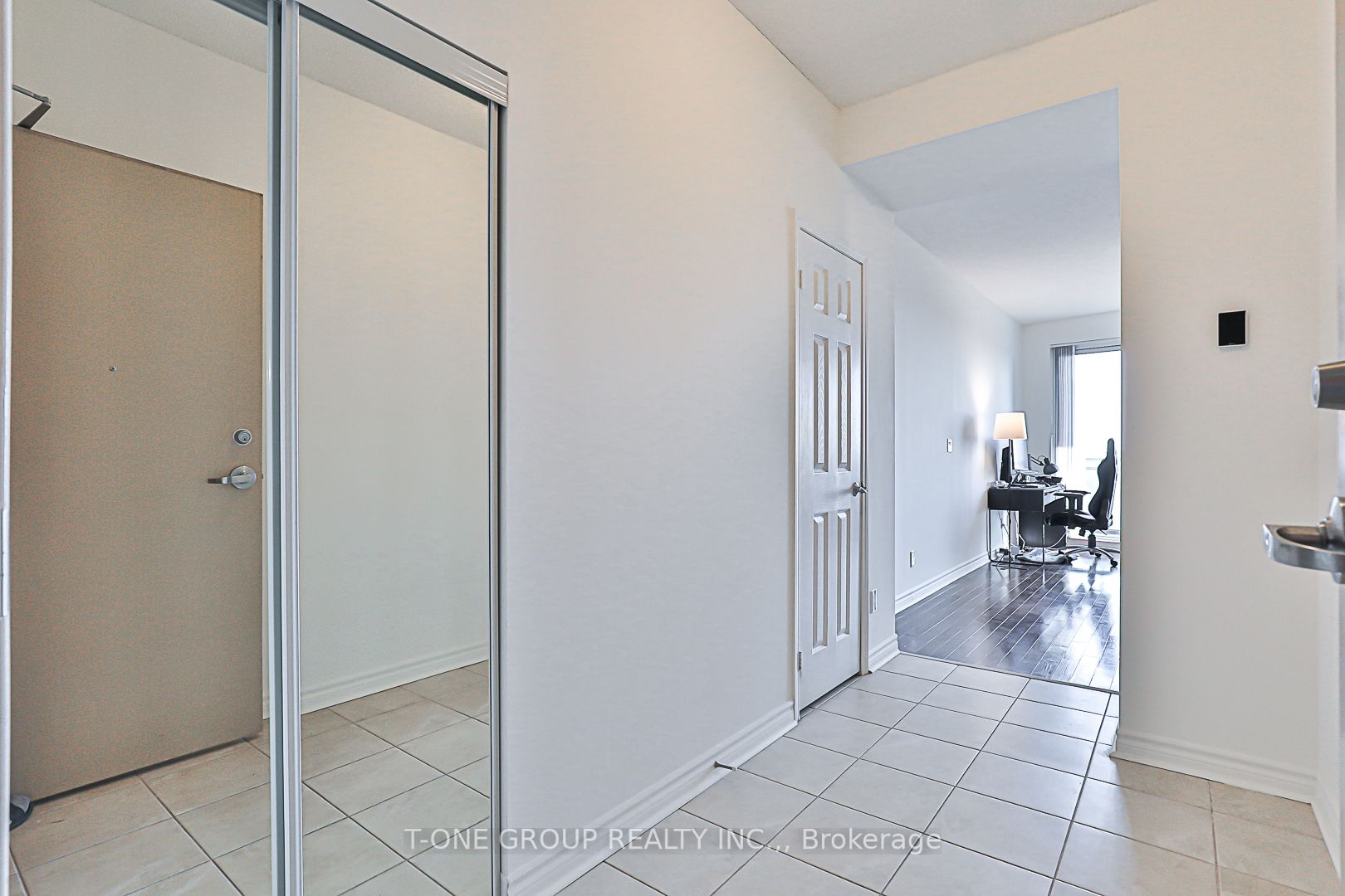 18 Holmes Ave, #2102