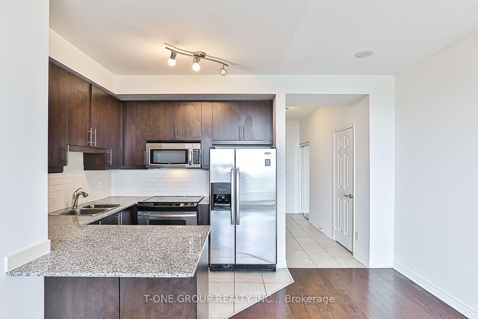 18 Holmes Ave, #2102