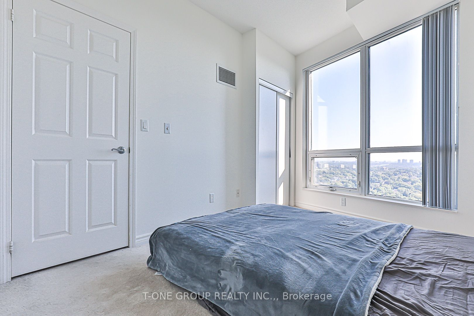 18 Holmes Ave, #2102
