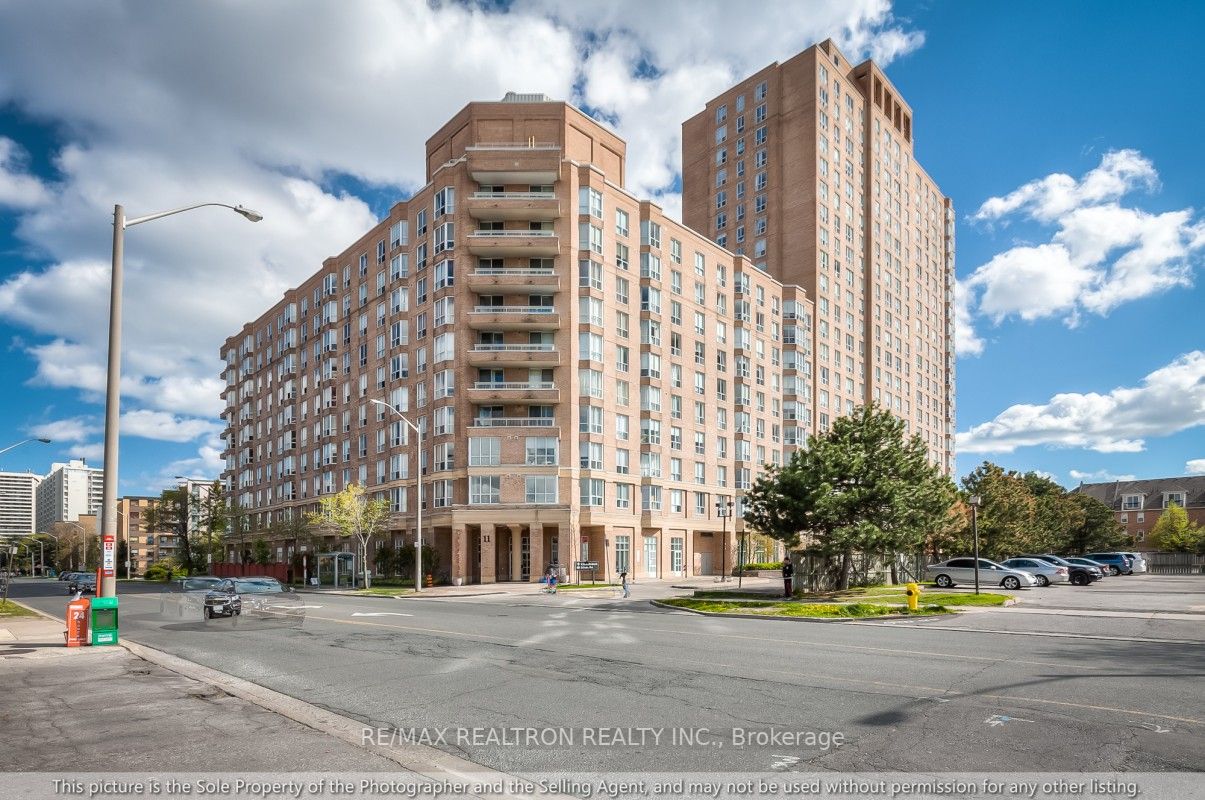 11 Thorncliffe Park Dr, #313