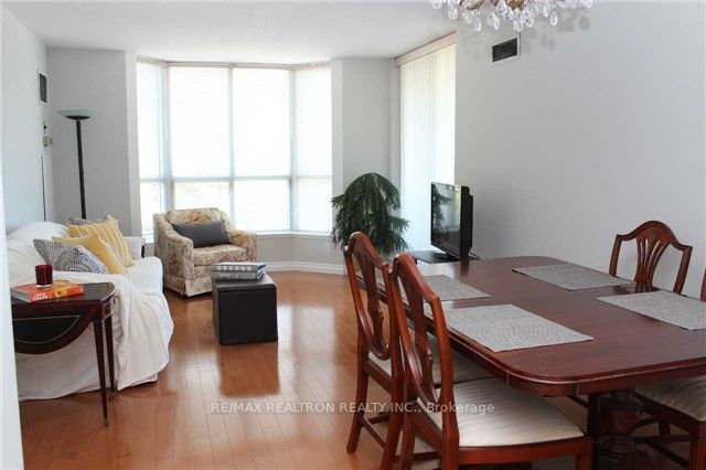 11 Thorncliffe Park Dr, #313
