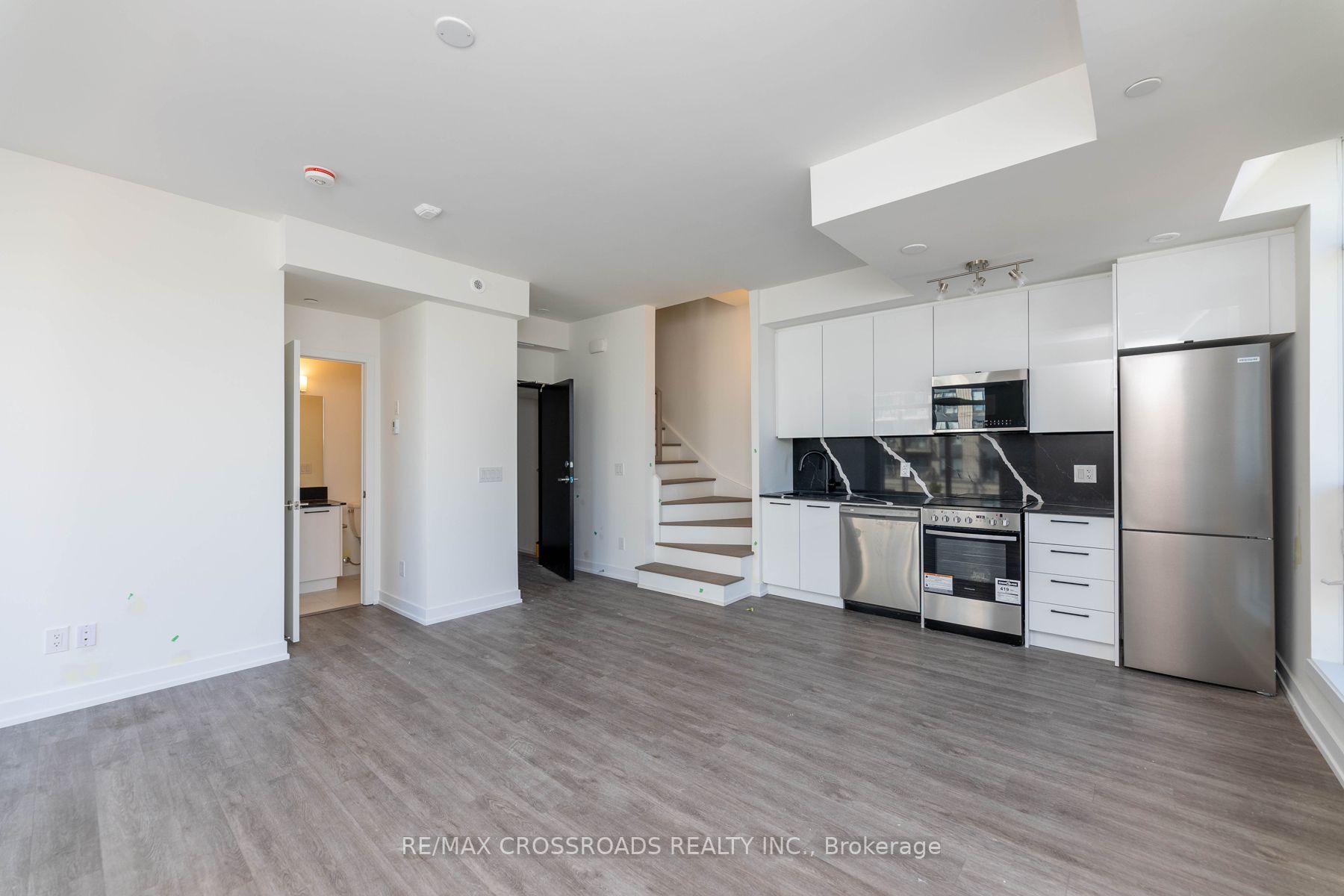 871 Sheppard Ave W, #Th11