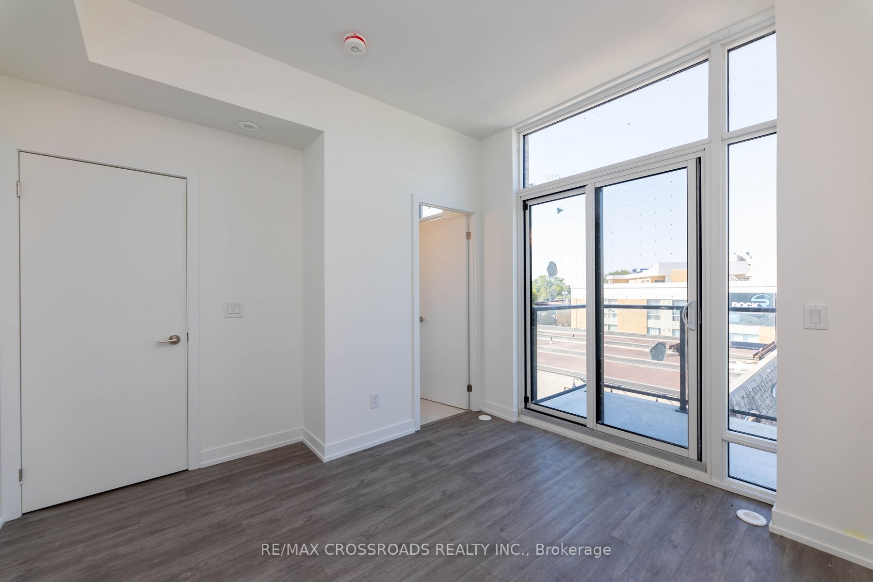 871 Sheppard Ave W, #Th11