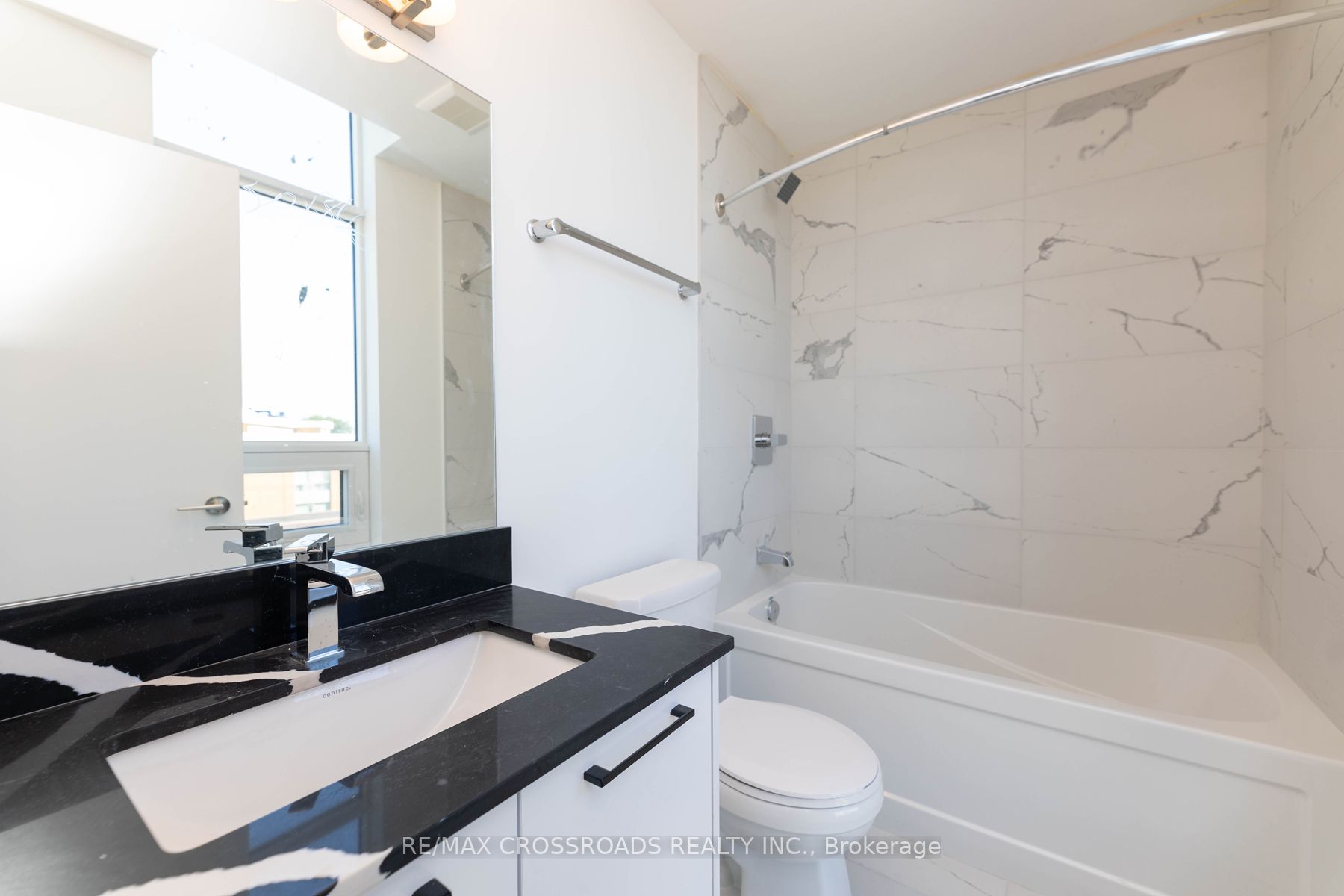 871 Sheppard Ave W, #Th11