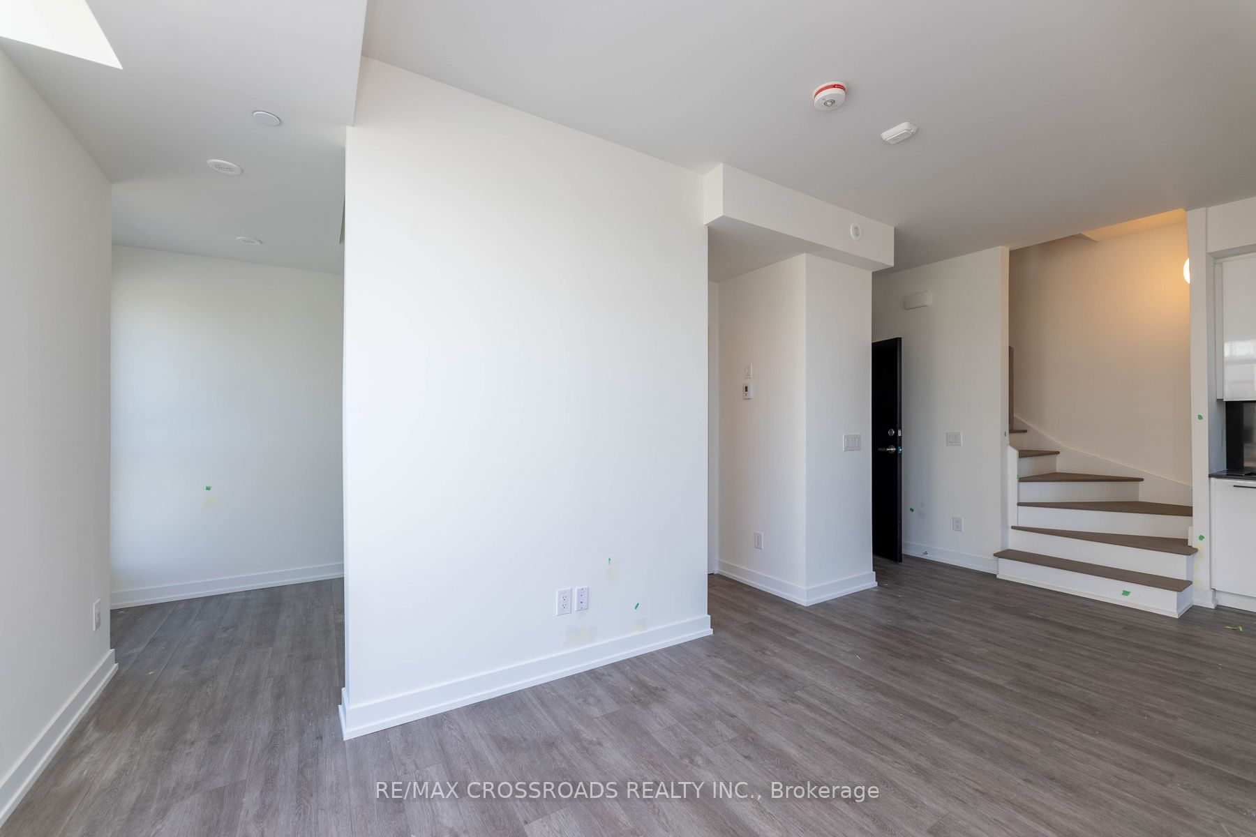 871 Sheppard Ave W, #Th11