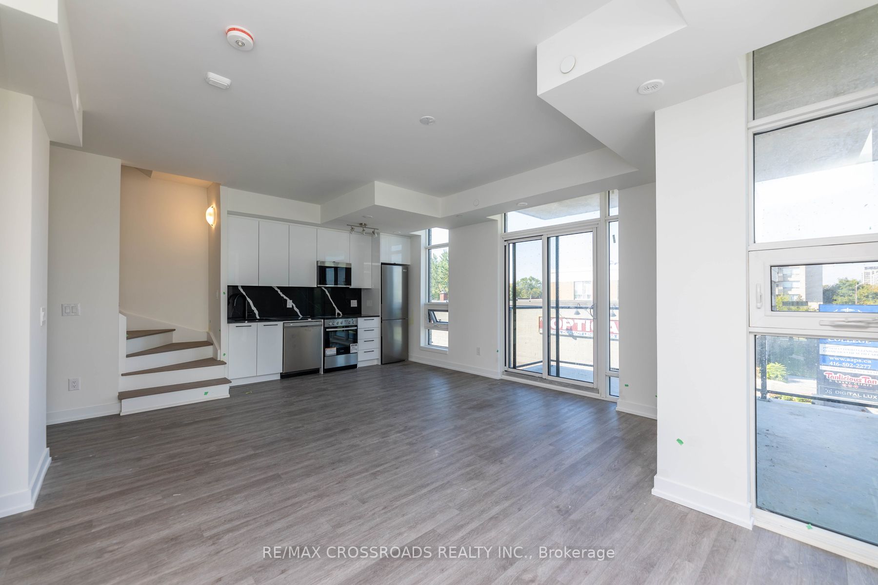 871 Sheppard Ave W, #Th11