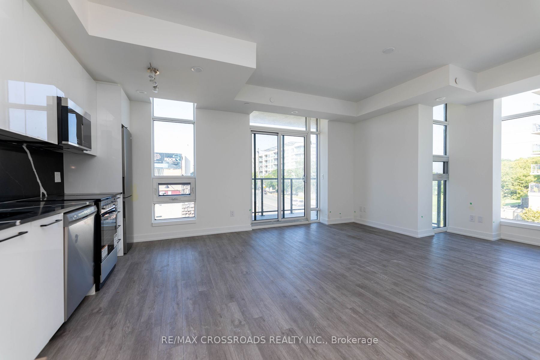 871 Sheppard Ave W, #Th11