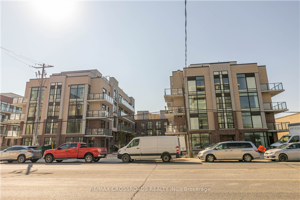 871 Sheppard Ave W, Toronto