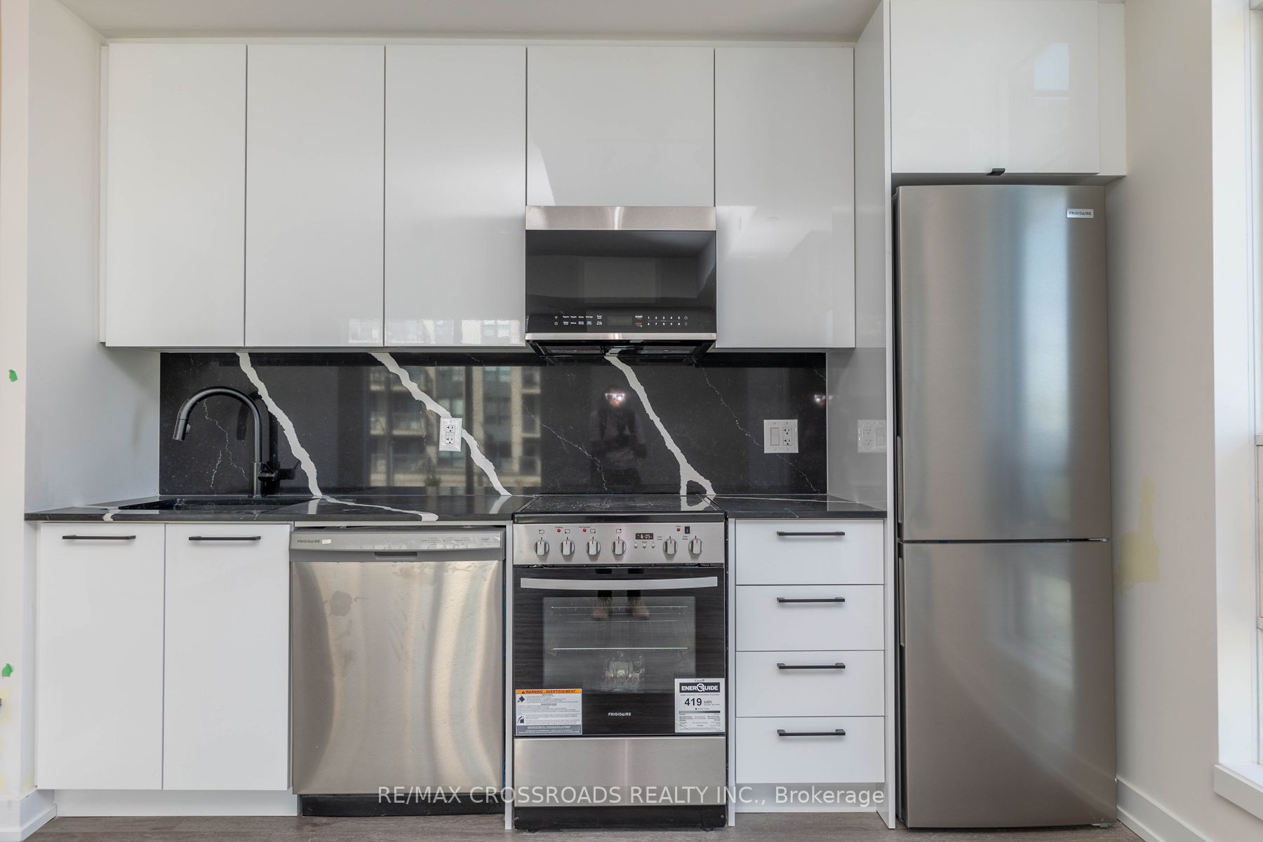 871 Sheppard Ave W, #Th11