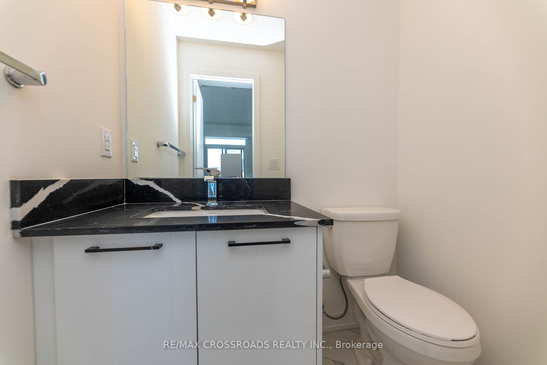 871 Sheppard Ave W, #Th11