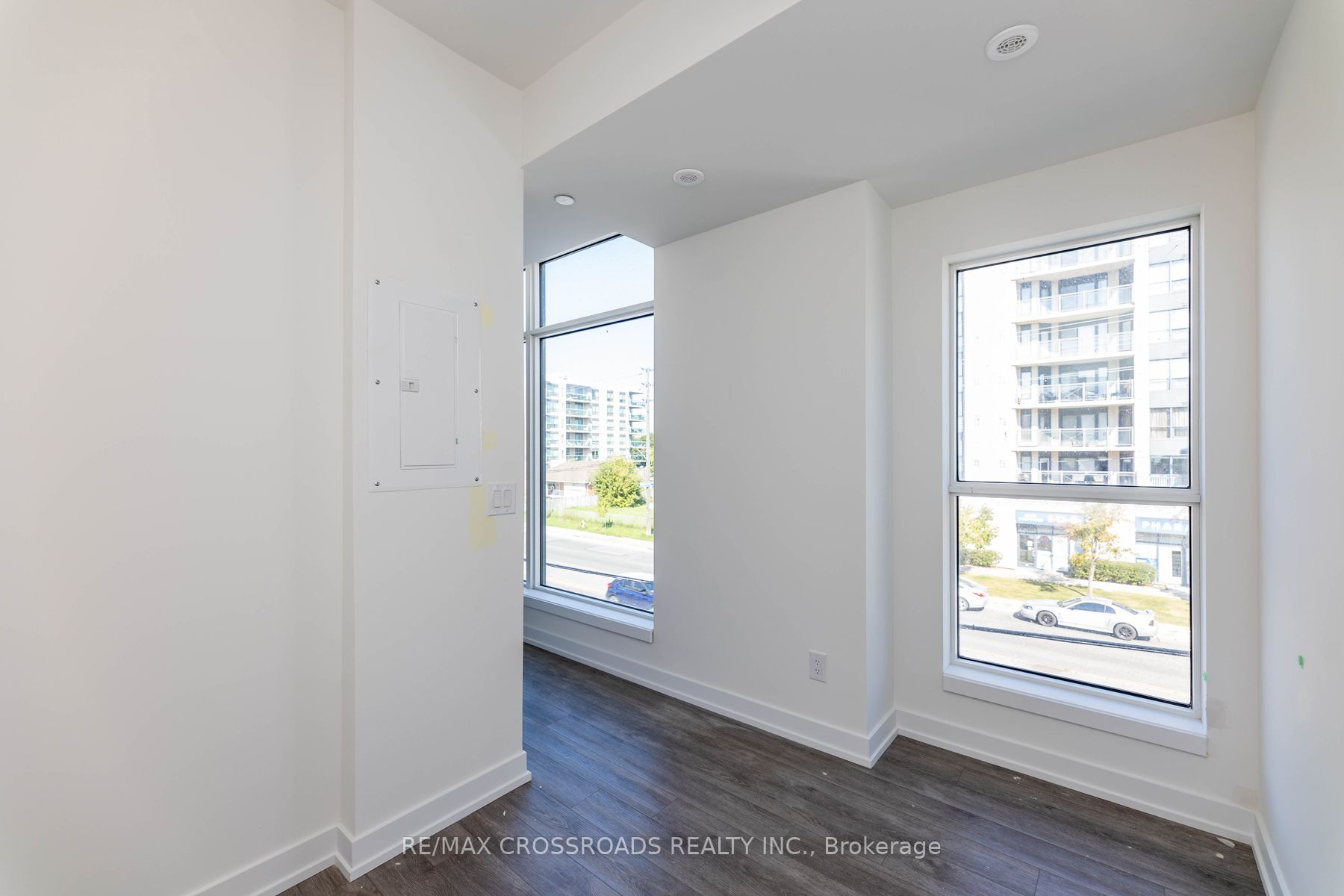 871 Sheppard Ave W, #Th11