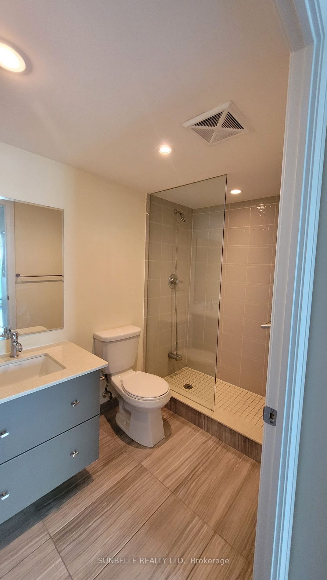 565 Wilson Ave, #W701