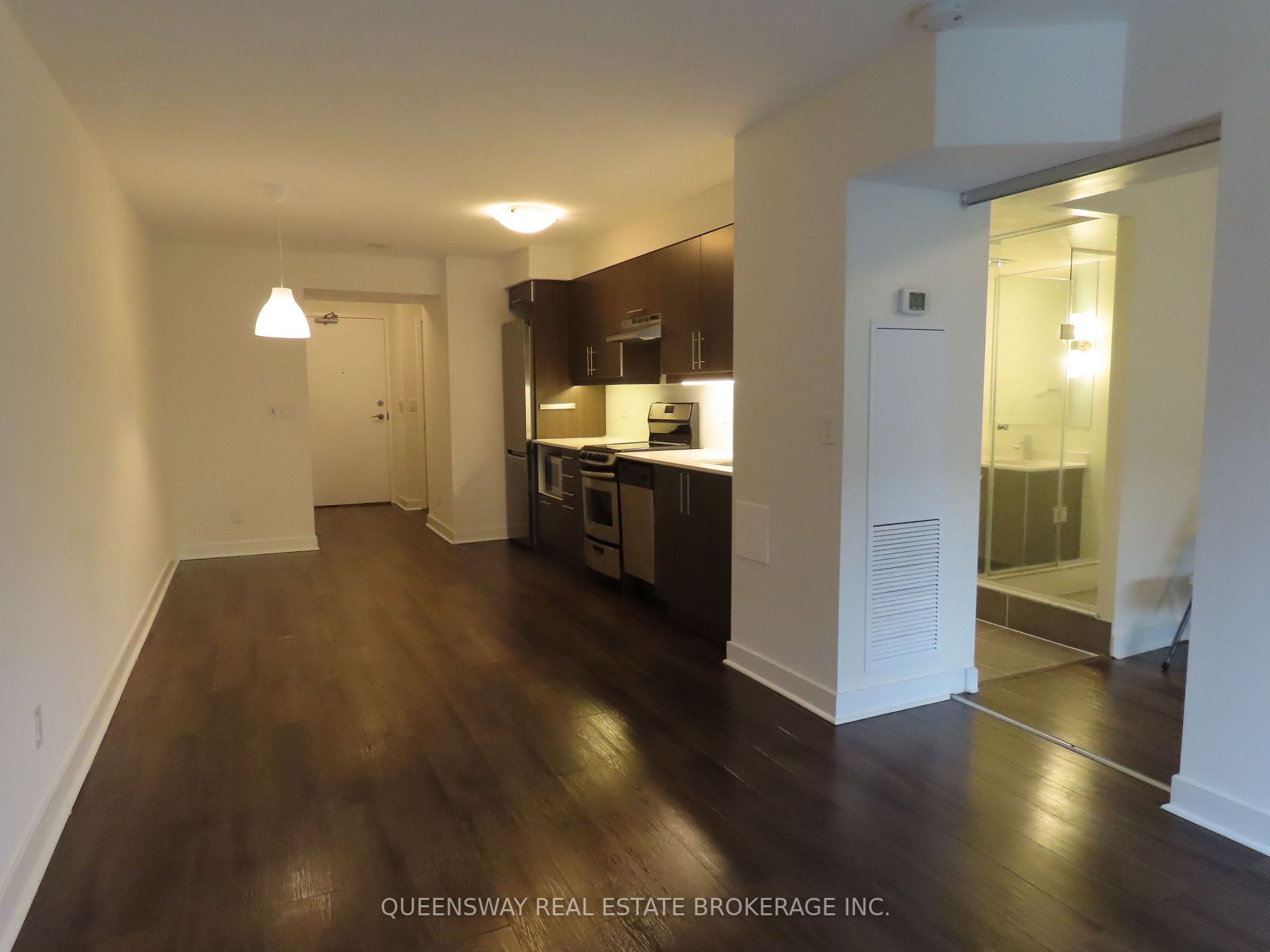 320 Richmond St E, #208
