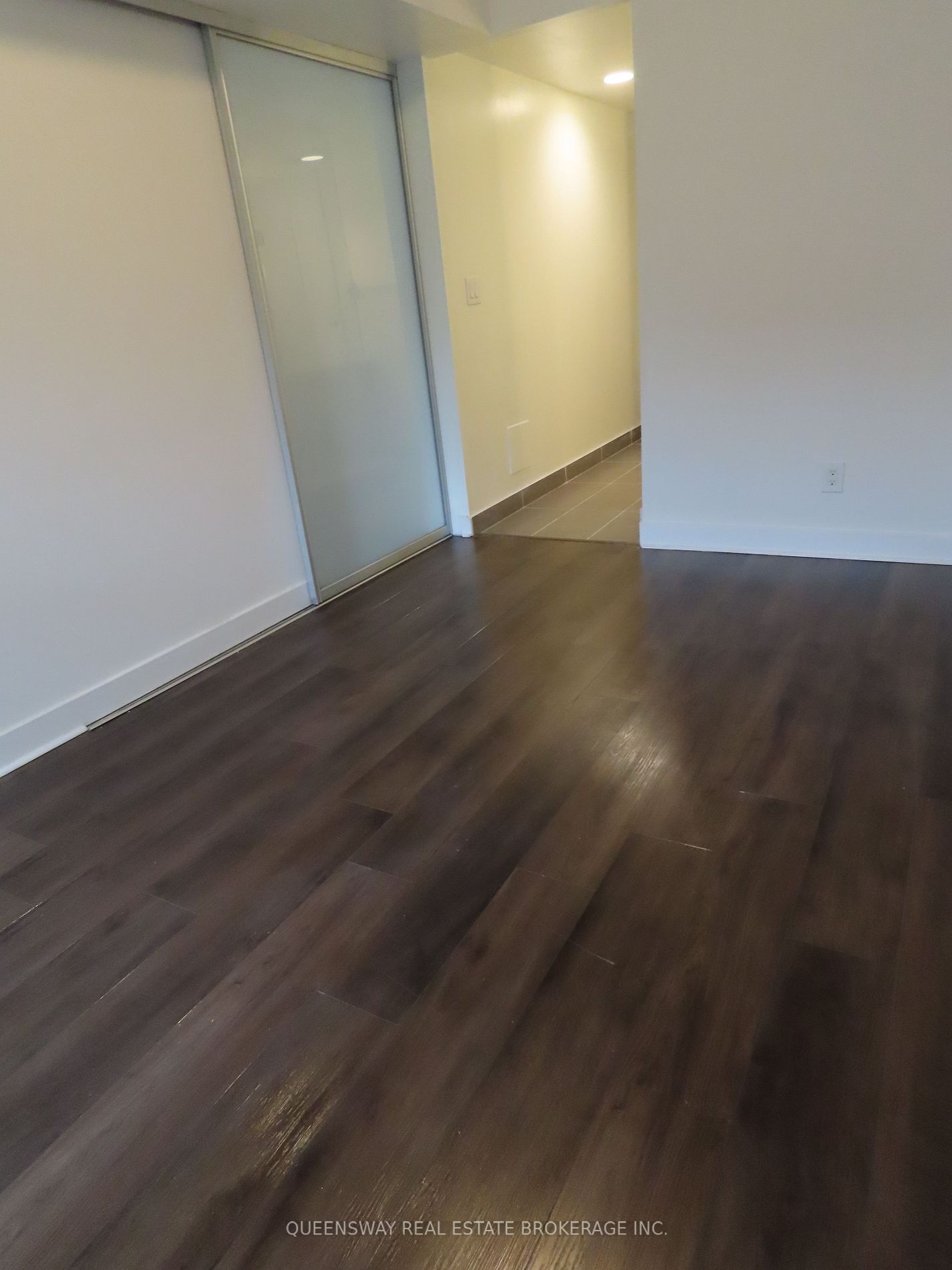320 Richmond St E, #208
