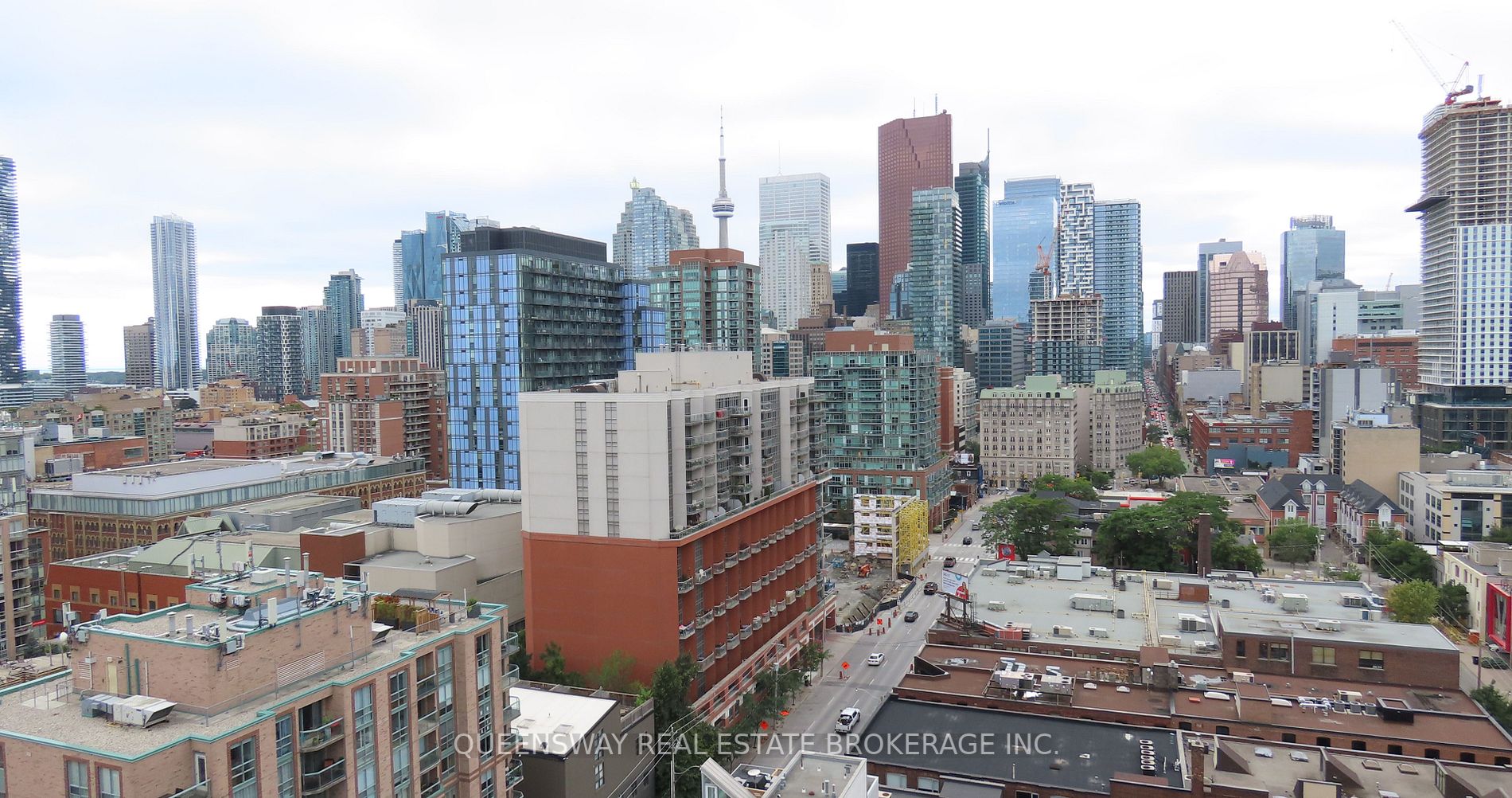 320 Richmond St E, #208
