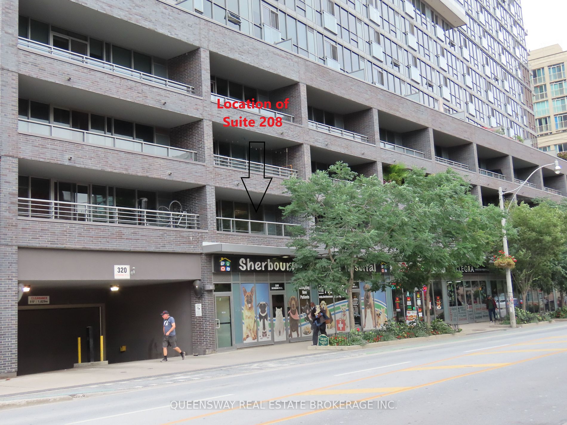 320 Richmond St E, #208