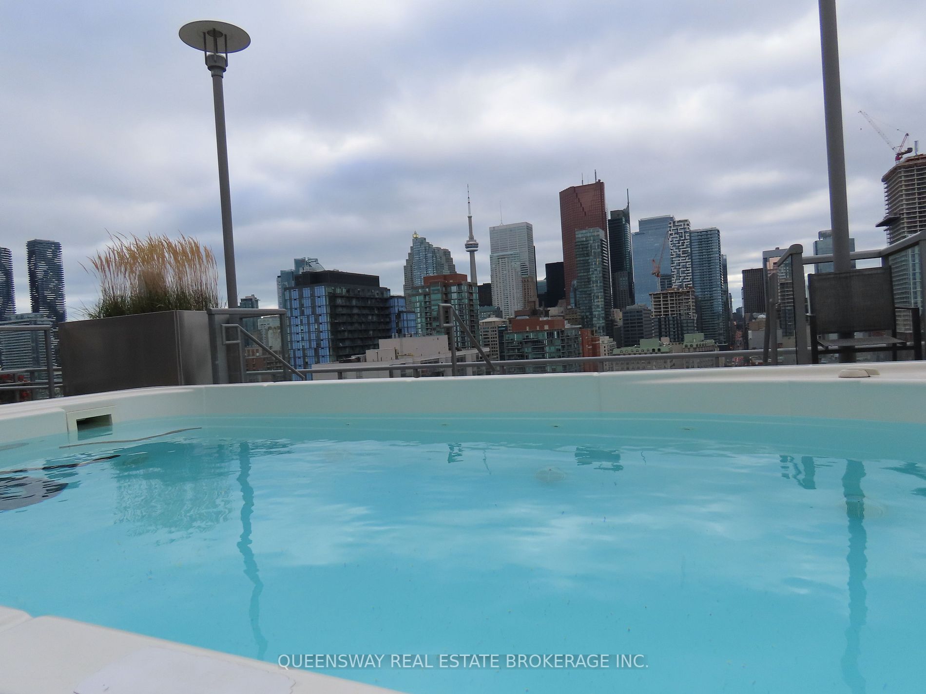 320 Richmond St E, #208