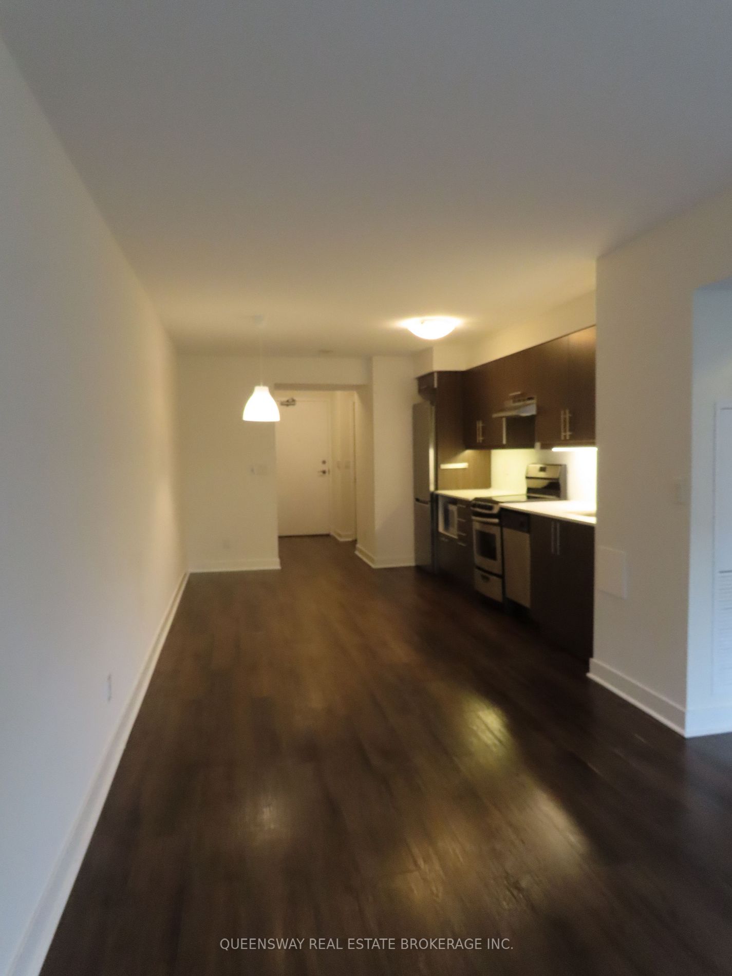 320 Richmond St E, #208