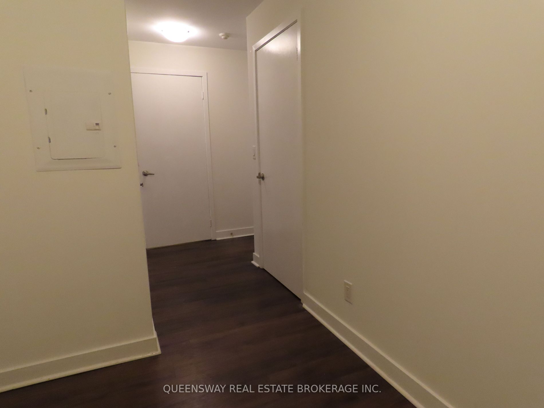 320 Richmond St E, #208