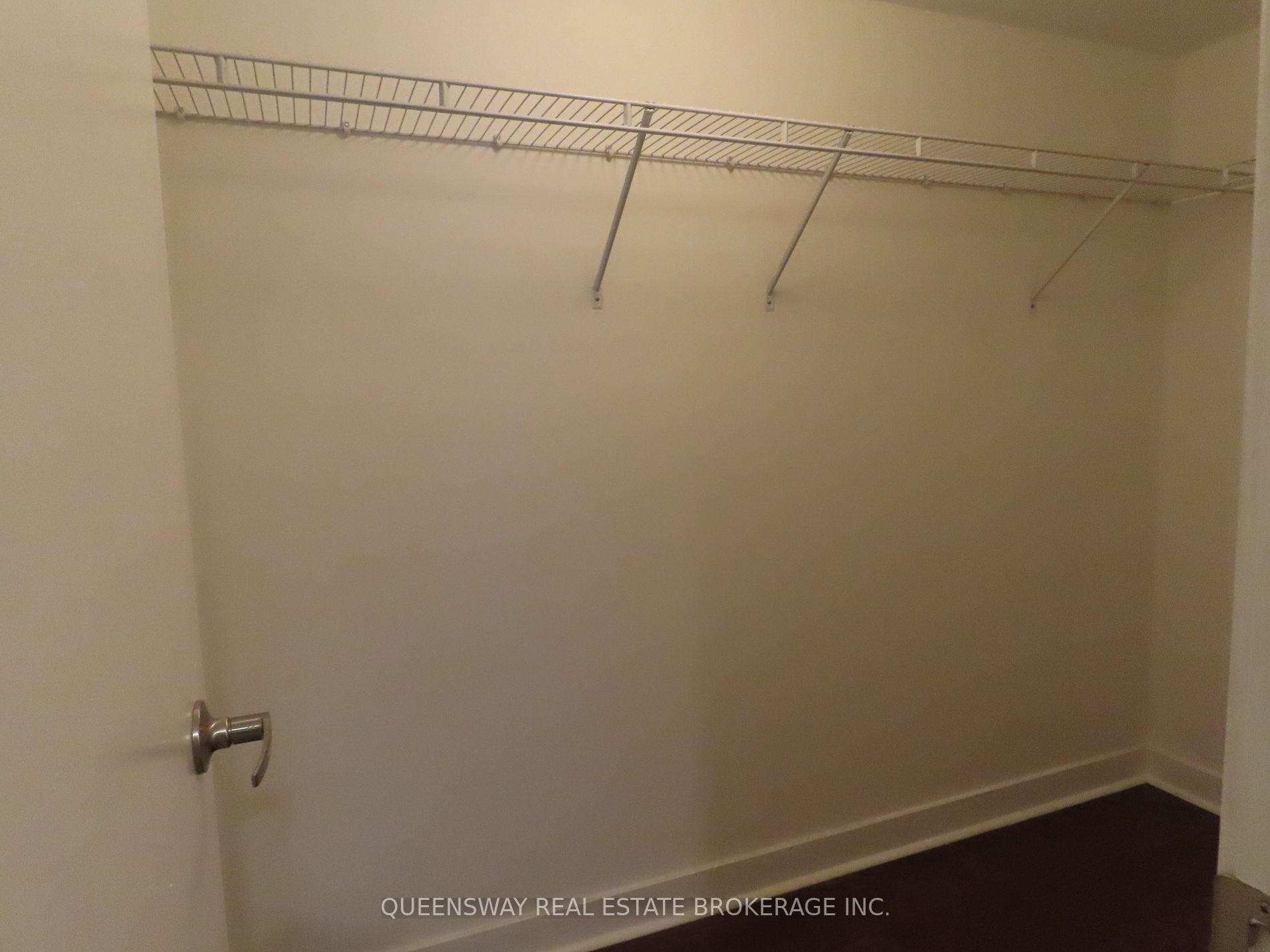 320 Richmond St E, #208