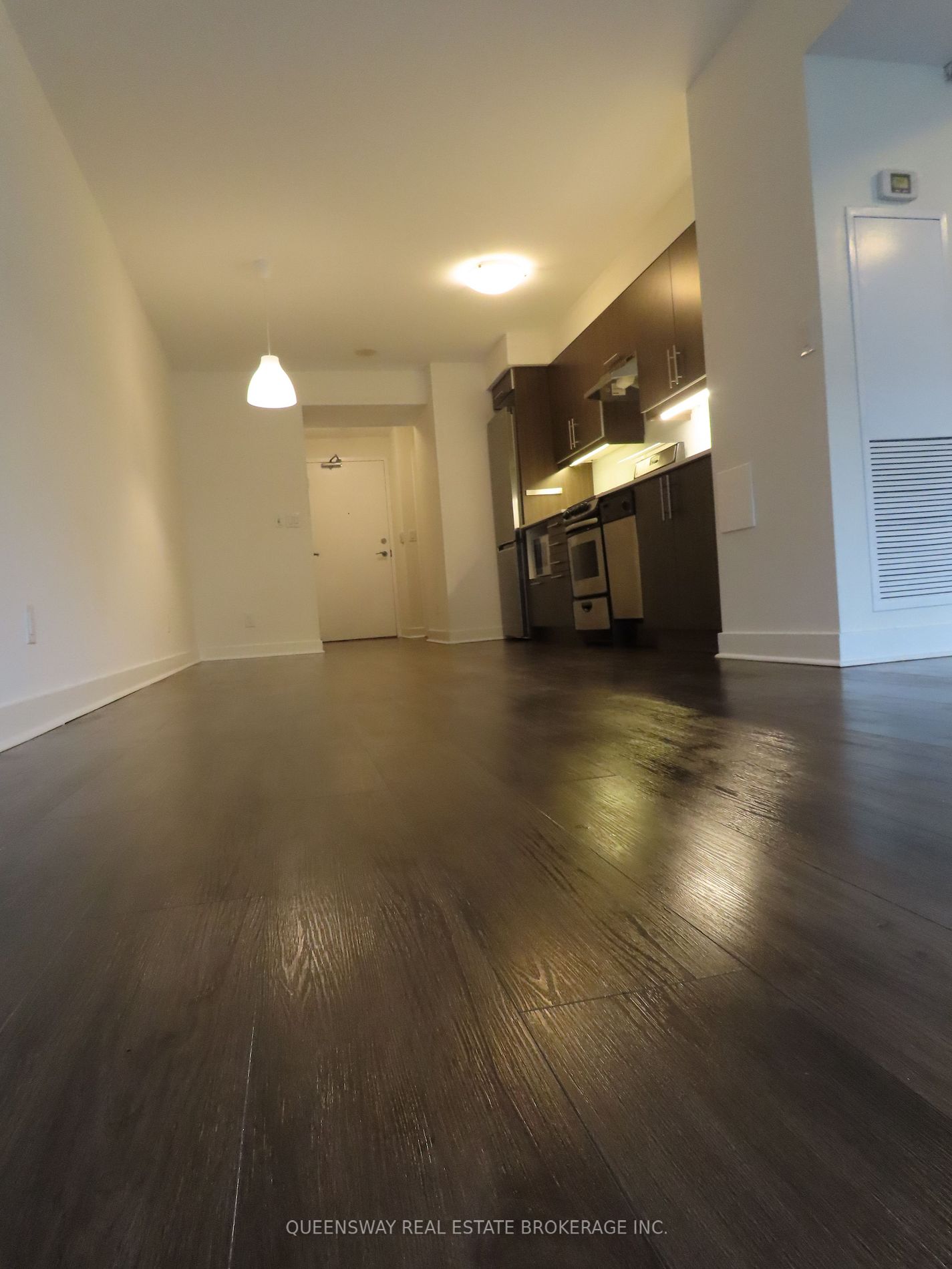 320 Richmond St E, #208