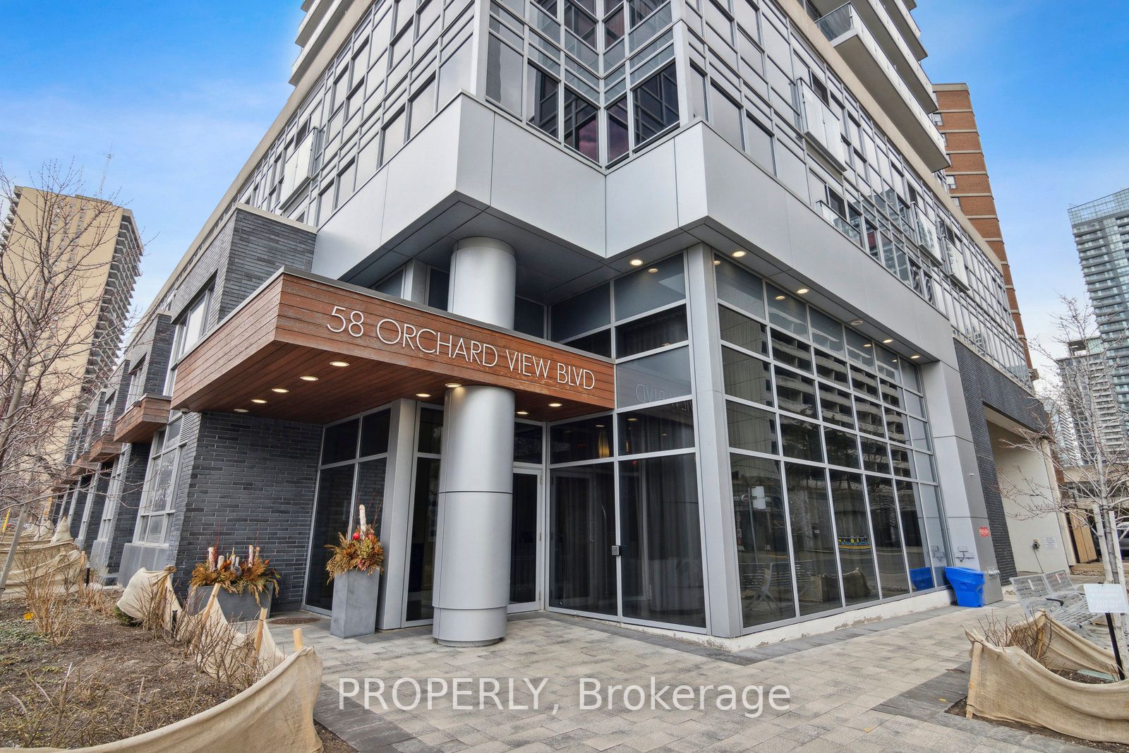 58 Orchard View Blvd, #1109