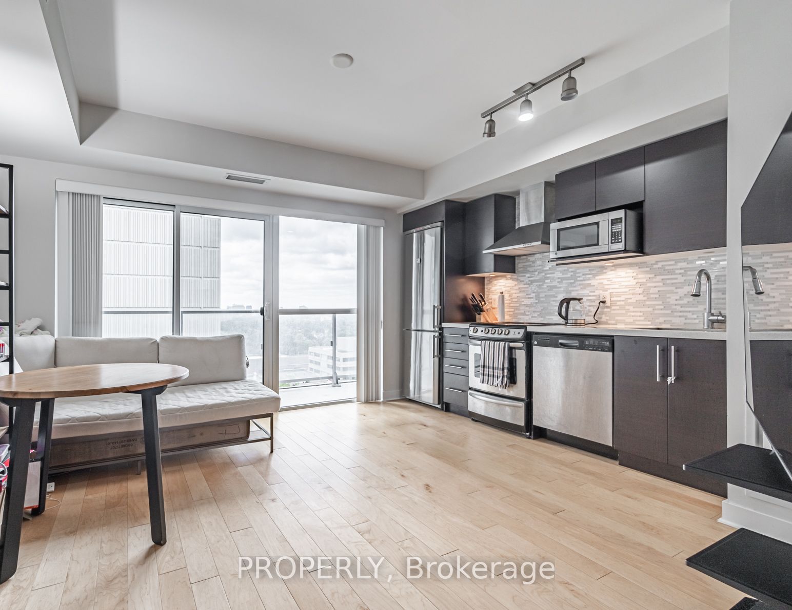 58 Orchard View Blvd, #1109
