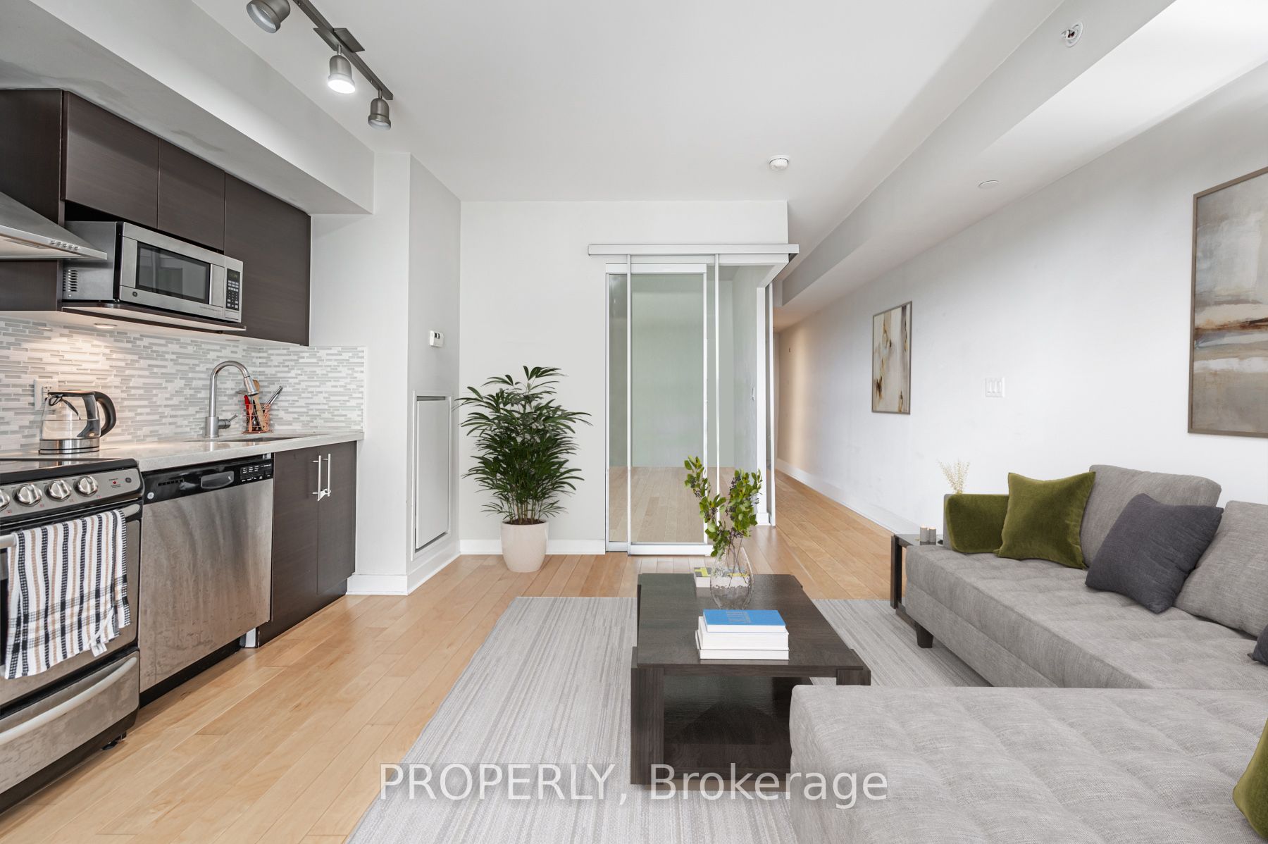 58 Orchard View Blvd, #1109