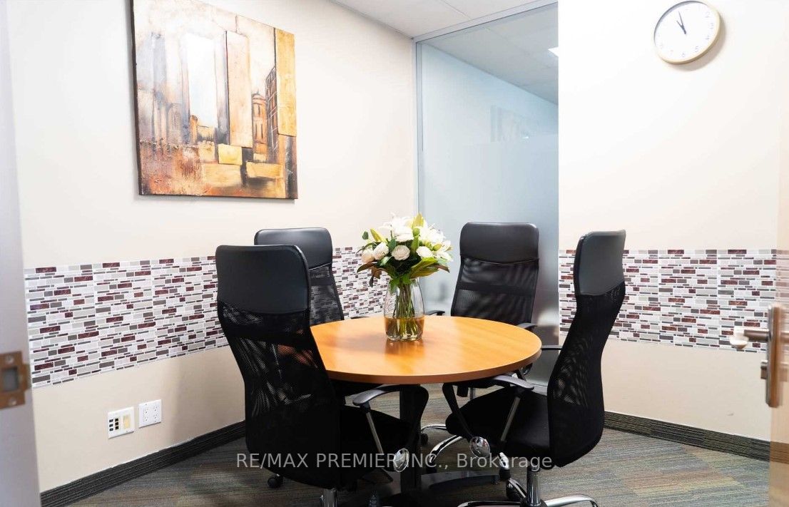 25 Sheppard Ave W, #300-31